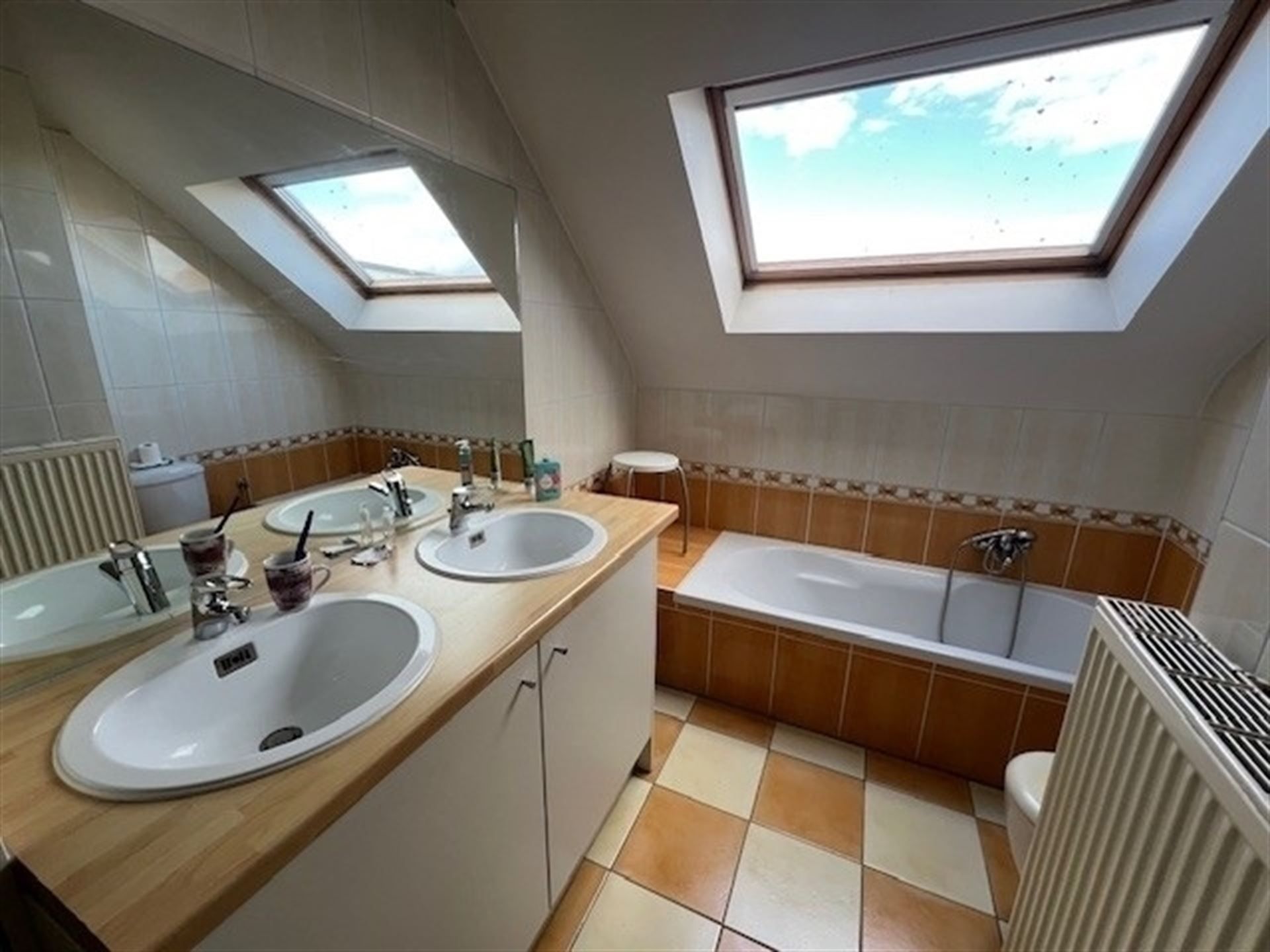 Centraal gelegen appartement met ruim terras! foto 5