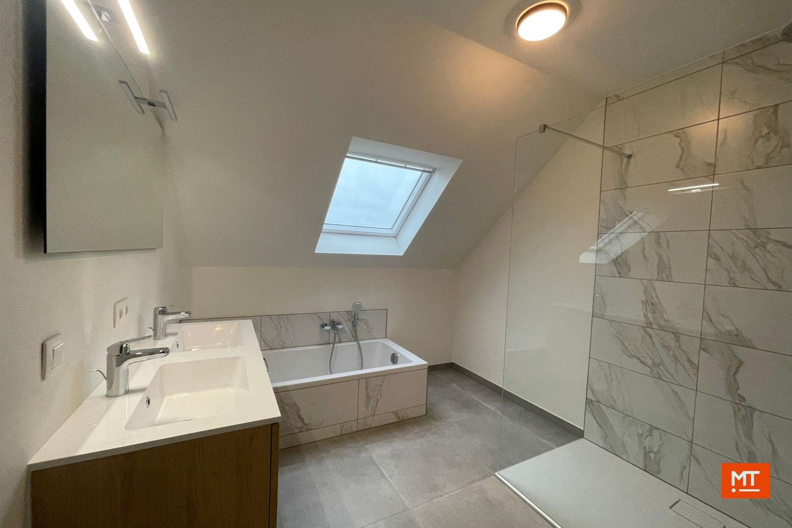 Nieuwbouwwoning te huur met 3 slaapkamers en carport foto 13