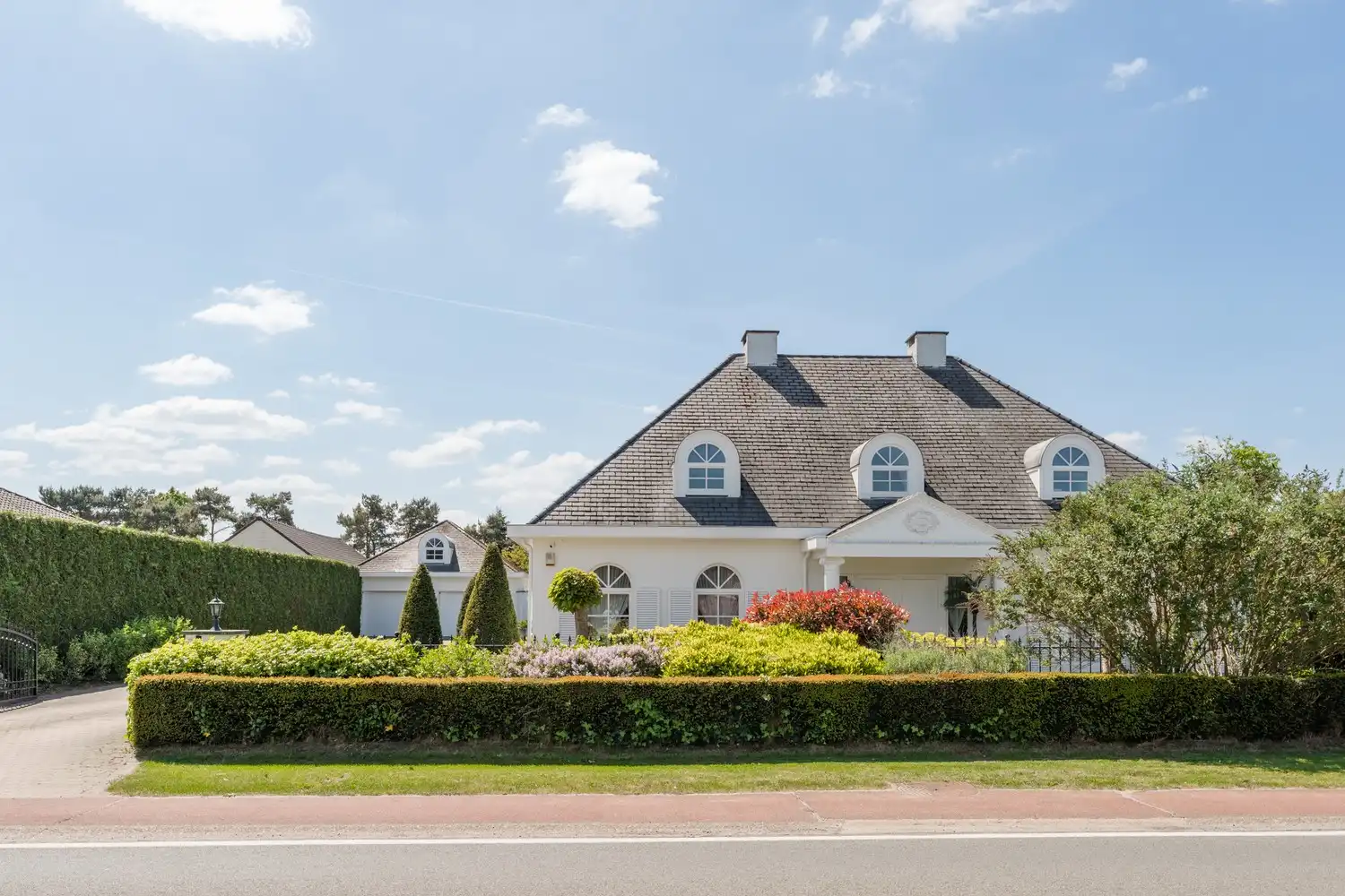 Villa landhuis op een gunstige locatie vlakbij de Nederlandse grens! foto 42
