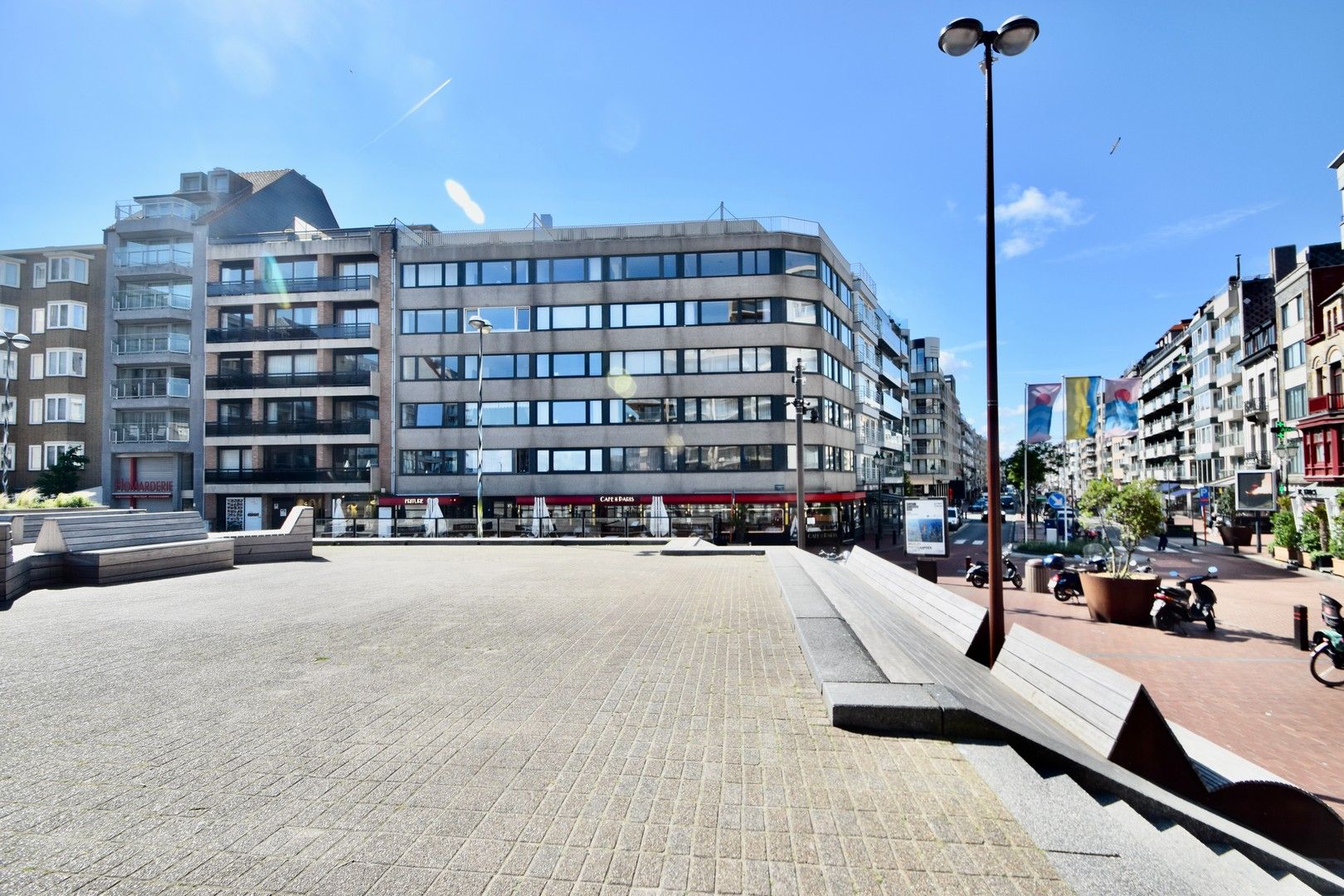 Instapklare lichtrijk pied-à-terre met frontaal zeezicht, ideaal gelegen in hartje Knokke foto 17