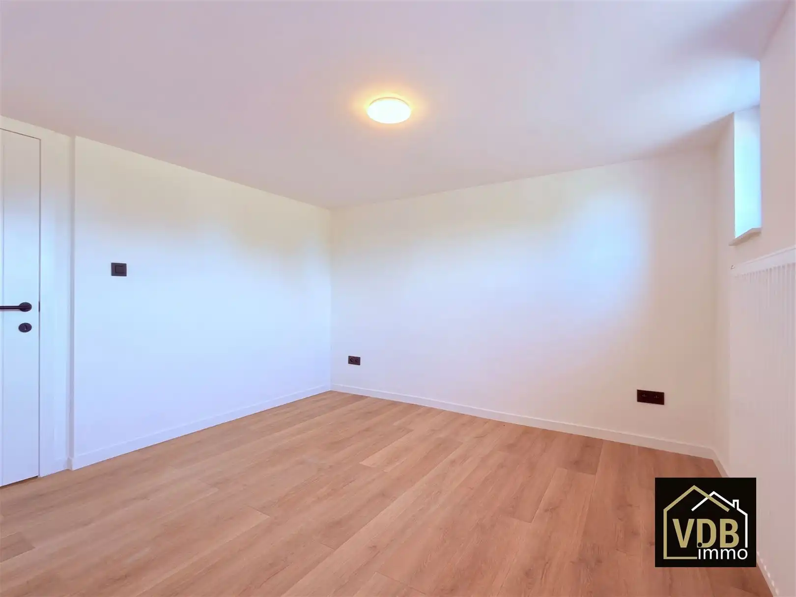 Een knus gerenoveerde woning met 3 slaapkamers en tuin foto 32