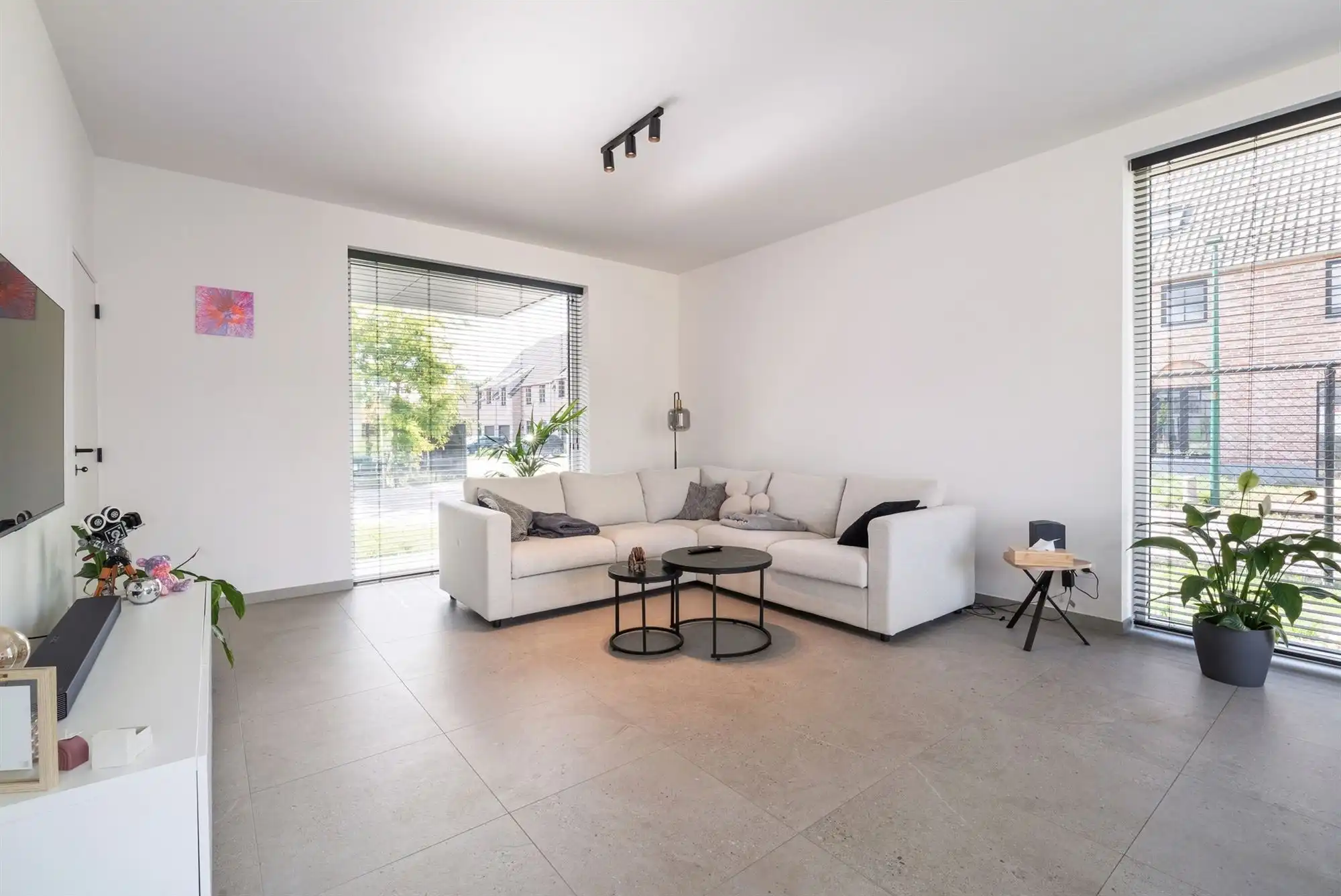 Instapklare nieuwbouwwoning met 3 slaapkamers, carport en zonnige tuin foto 3
