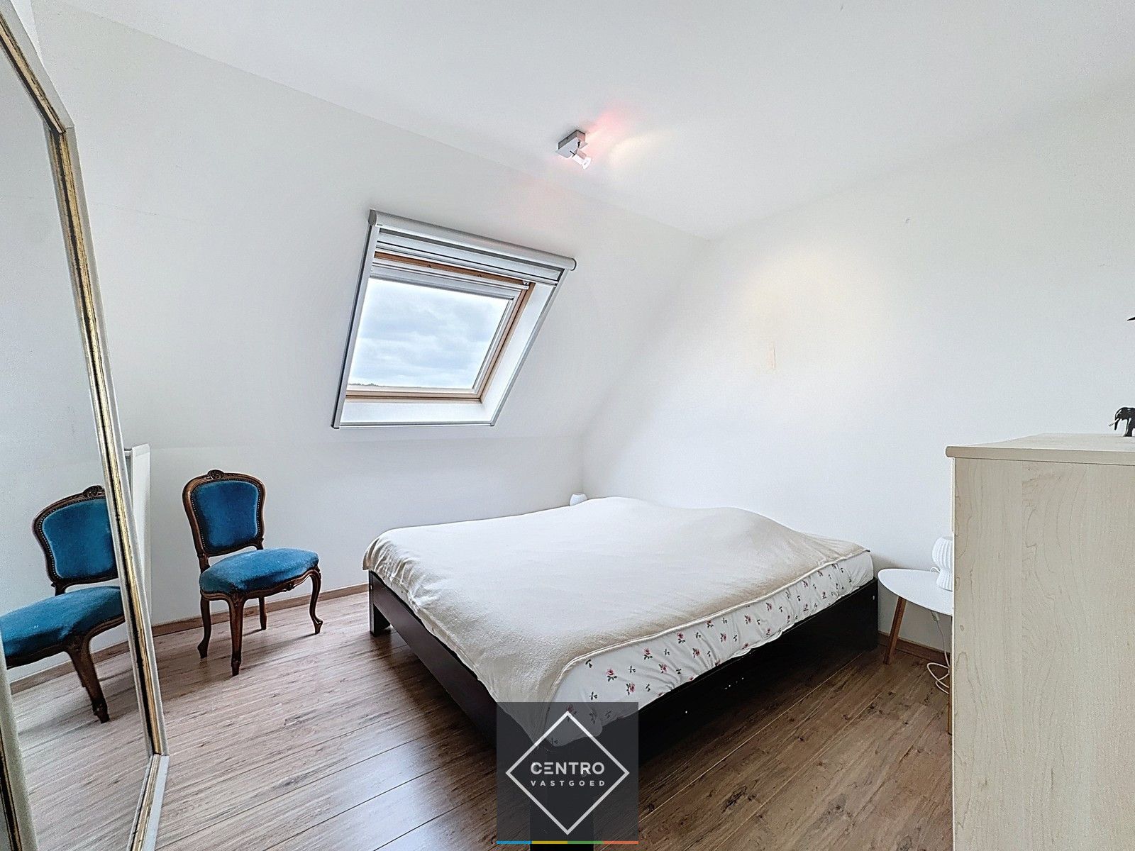 Instapklare woning met 3 slpks, garage én ZUIDger. tuin  te Oostkamp! foto 16