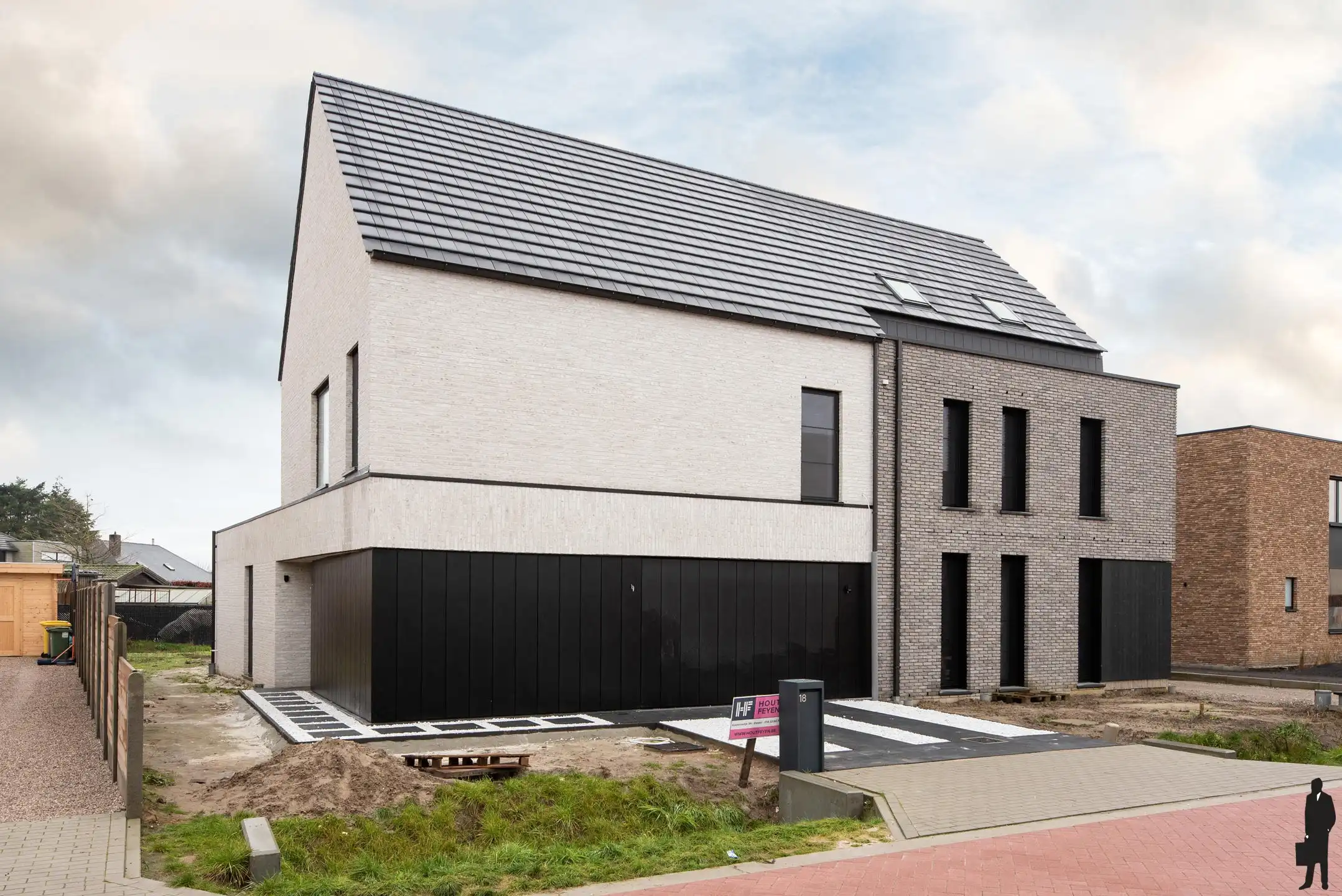 Instapklare nieuwbouw halfopen bebouwing met tuin en garage foto 21