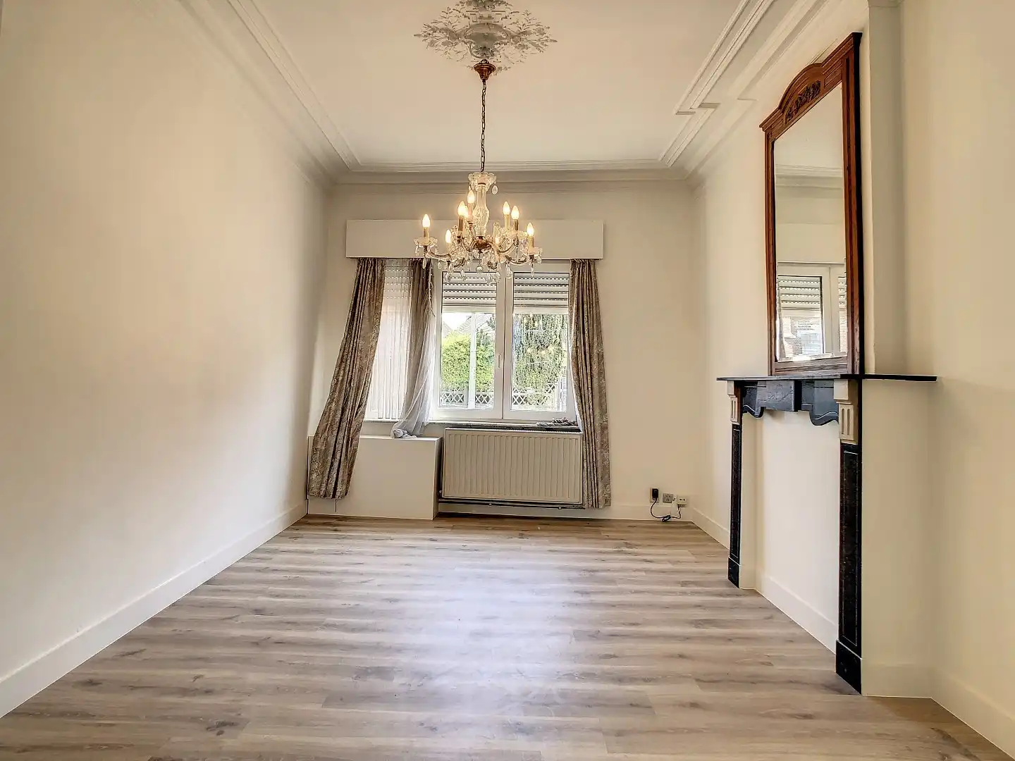 Centraal gelegen woning met twee ruime slaapkamers, zonnige tuin en droge kelder - EPC 252 kWh/m² - bewoonbare oppervlakte van 143 m² foto 5