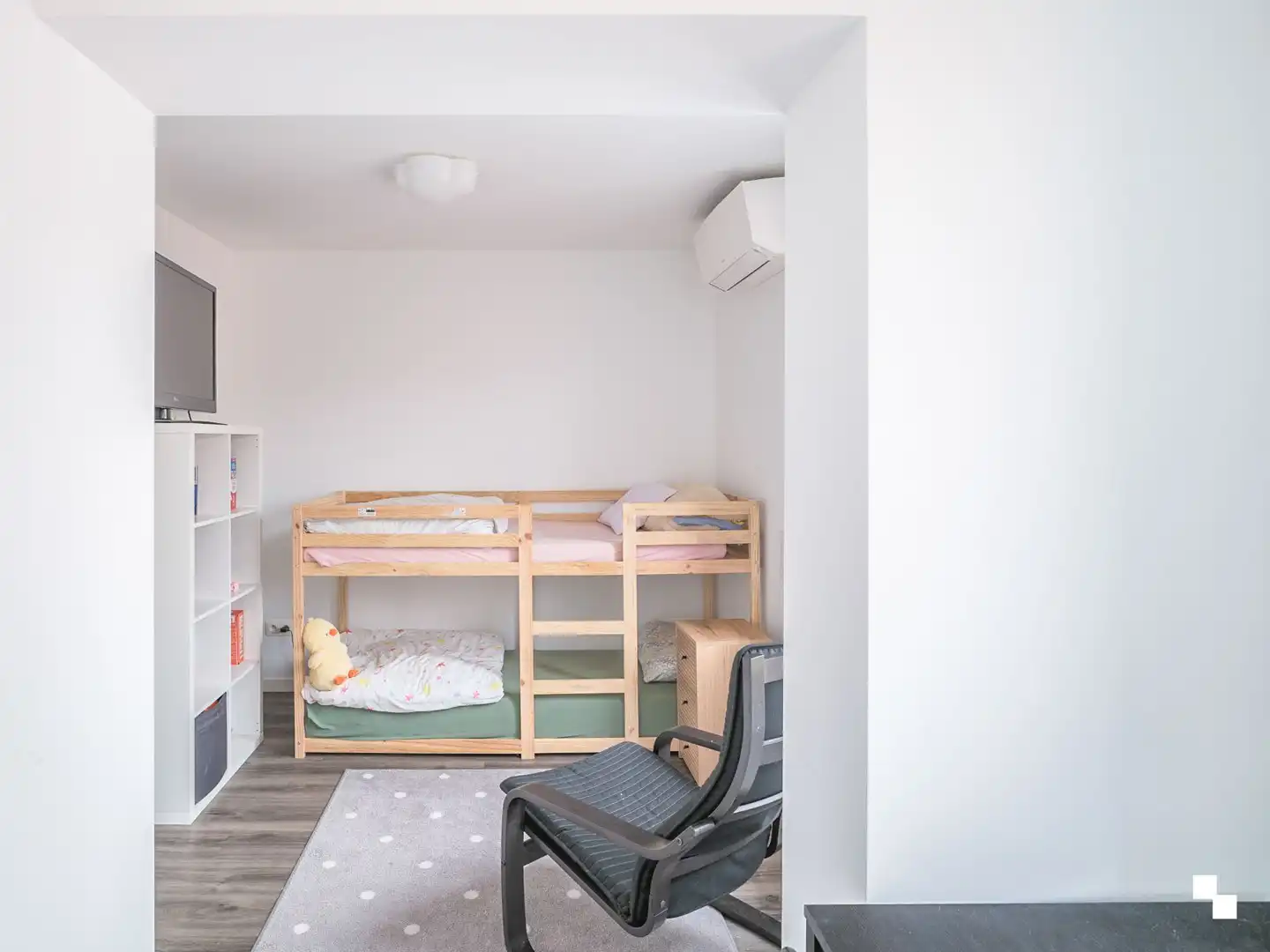 Lichtrijke woning met vier slaapkamers en zonnige tuin te Oosterzele foto 14