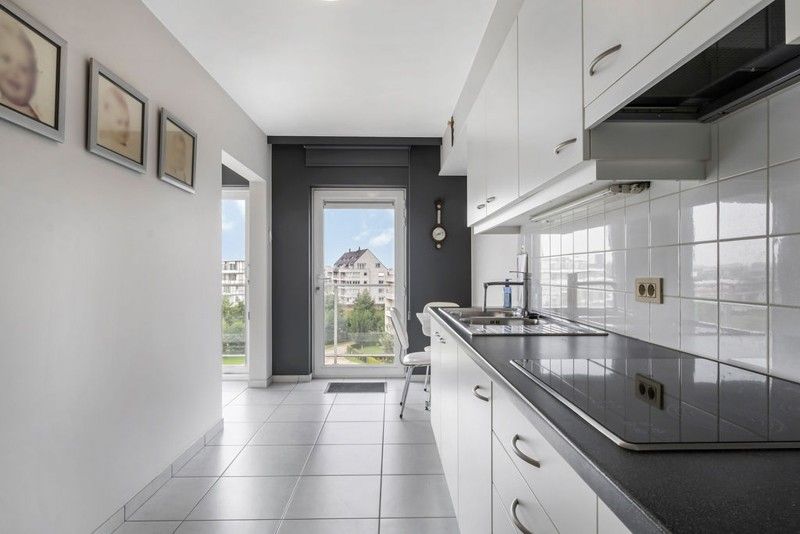 Instapklaar appartement te huur! foto 8