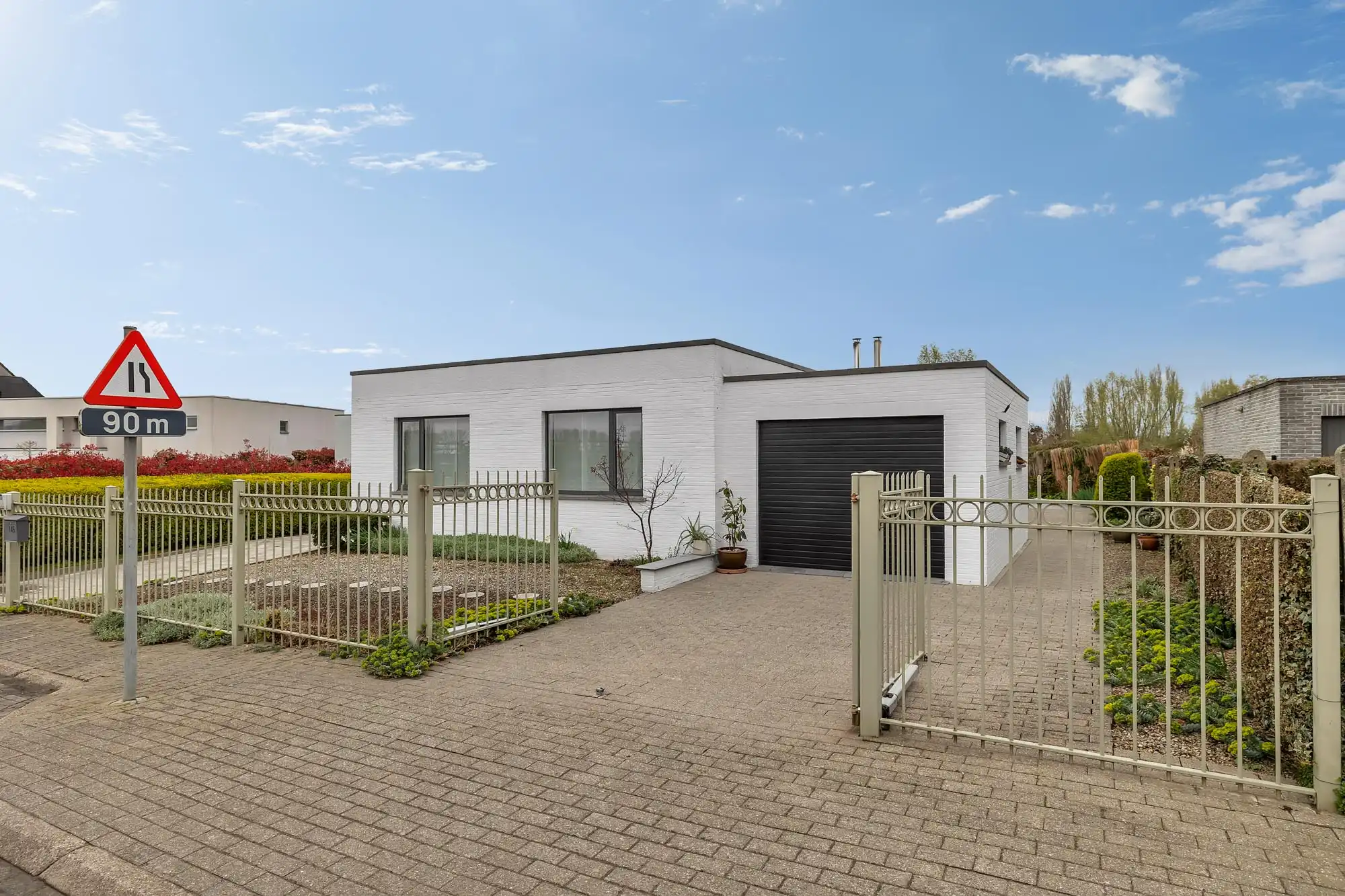 Bungalow met drie slaapkamers in Denderhoutem foto 2