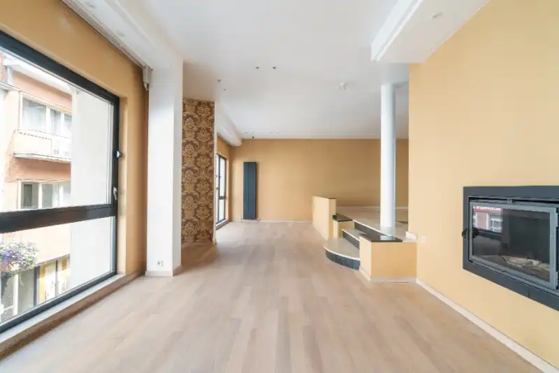 Handelspand 120m² + woonst (groot app) met privé lift! foto 6