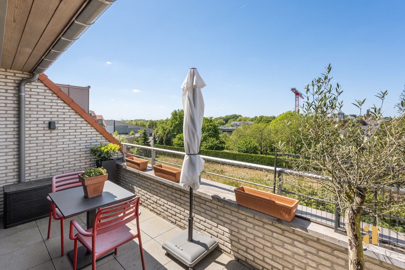 Uniek appartement met 2 terrassen én prachtig zicht foto 28