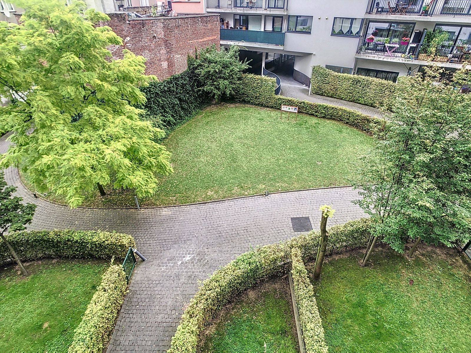 Appartement met 2 slaapkamers, terras en staanplaats foto 17