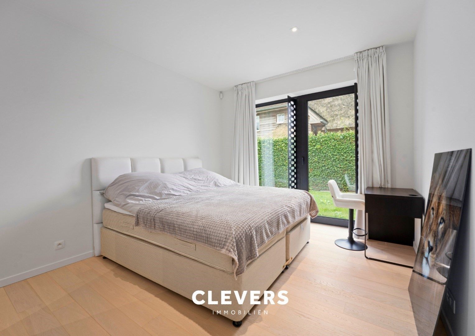 Luxueuze, moderne villa in rustige residentiële omgeving foto 11