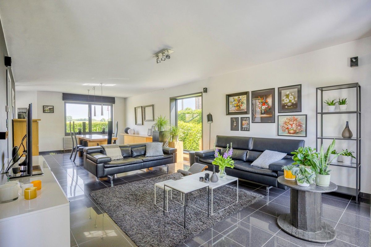 gezellige en lichtrijke villa op 9,50 are - 100 % instapklaar foto 12