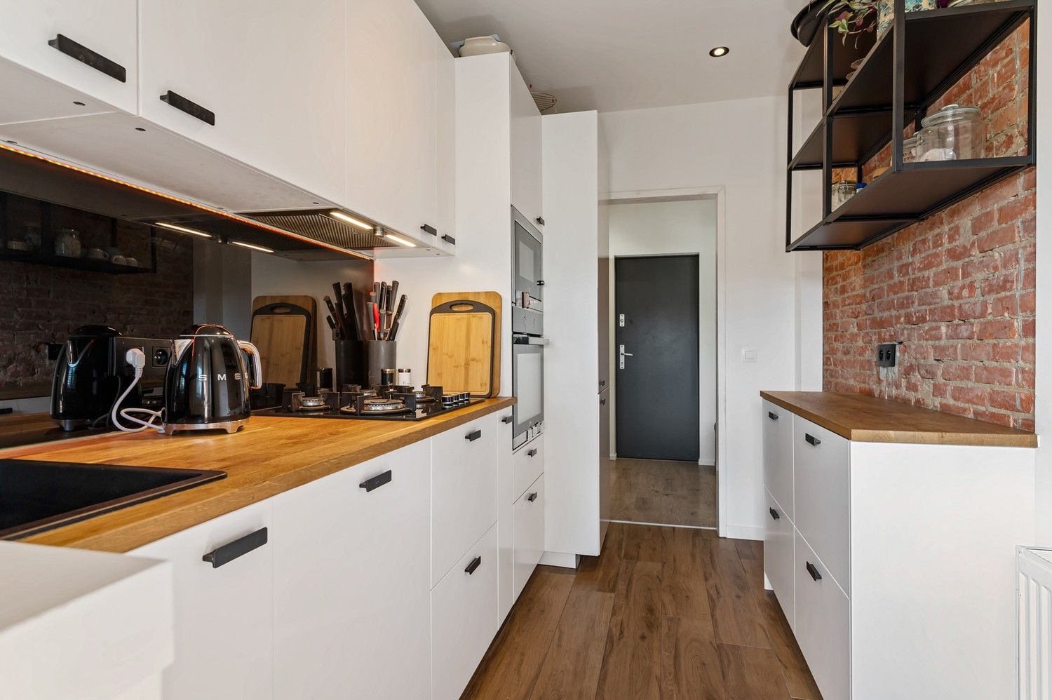 Appartement met 2 slaapkamers en terras te koop in Borgerhout! foto 11