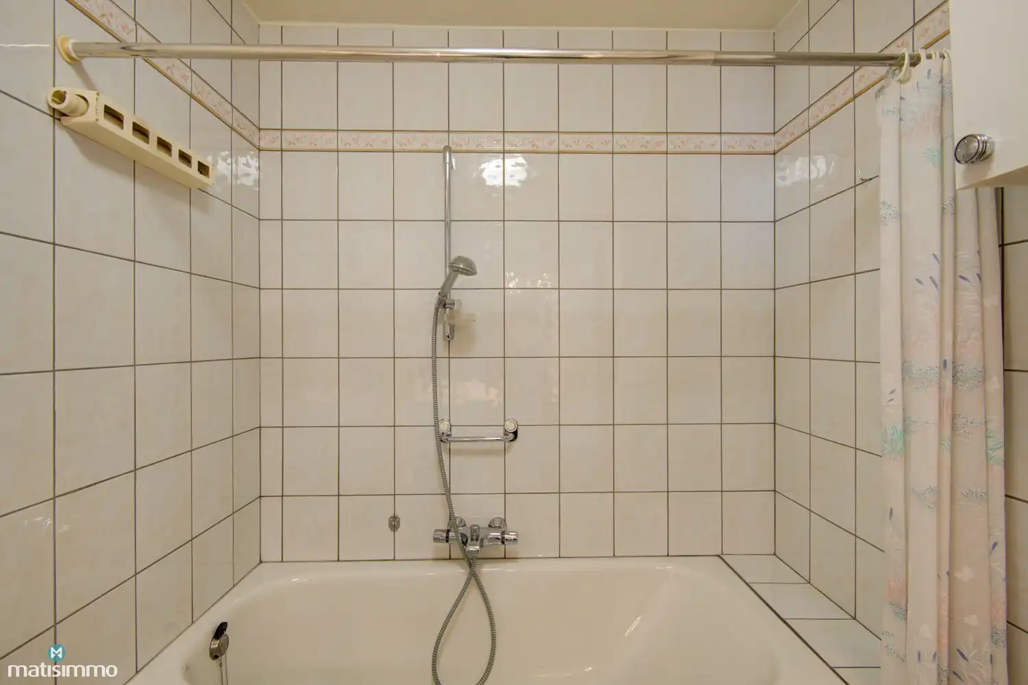 RUIM APPARTEMENT MET 2 SLAAPKAMERS, 2 TERRASSEN, KELDERBERGING EN ONDERGRONDSE AUTOSTAANPLAATS IN BILZEN-CENTRUM foto 9