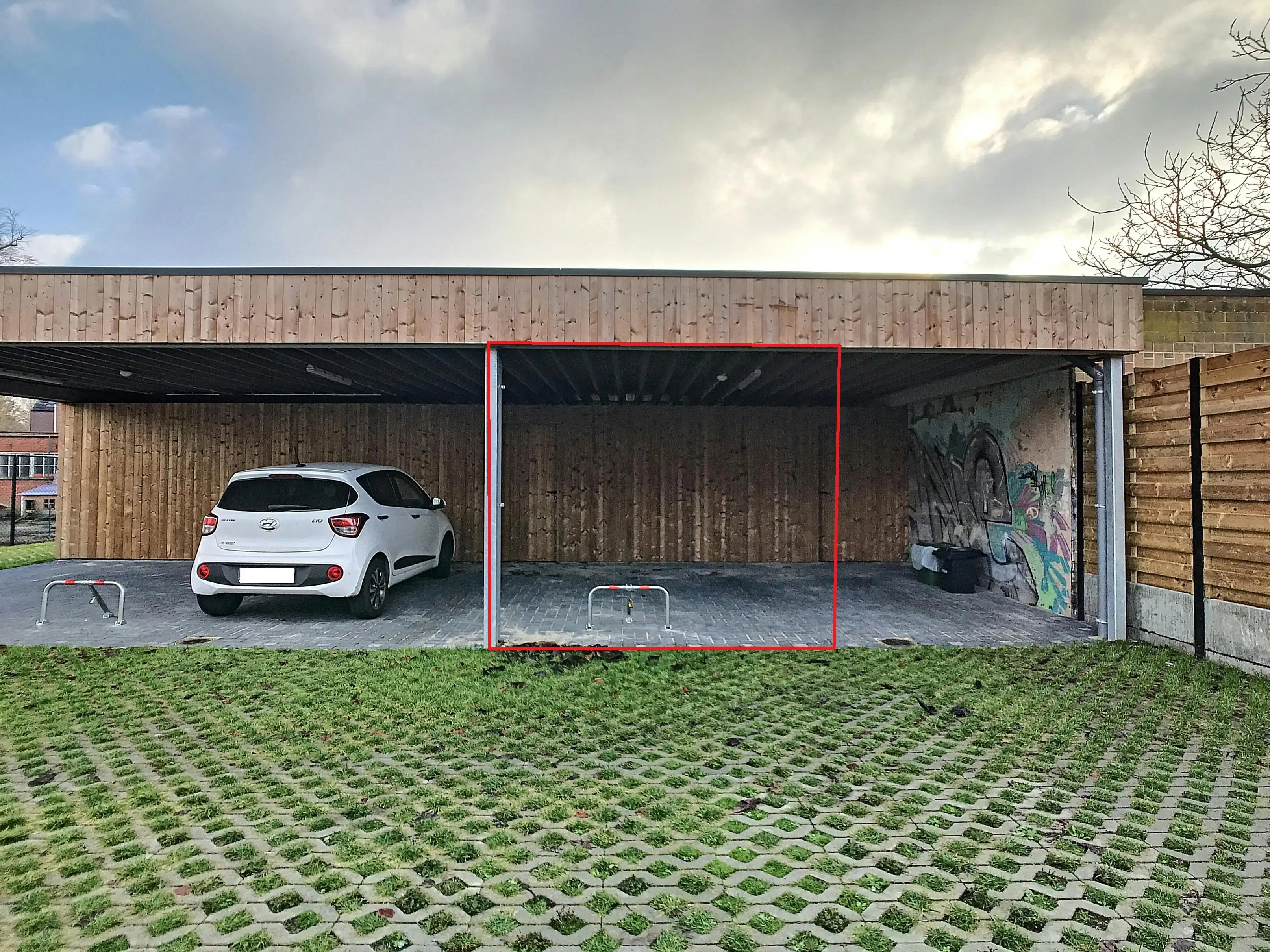 3 overdekte autostaanplaatsen te koop in het centrum van Wuustwezel foto 4