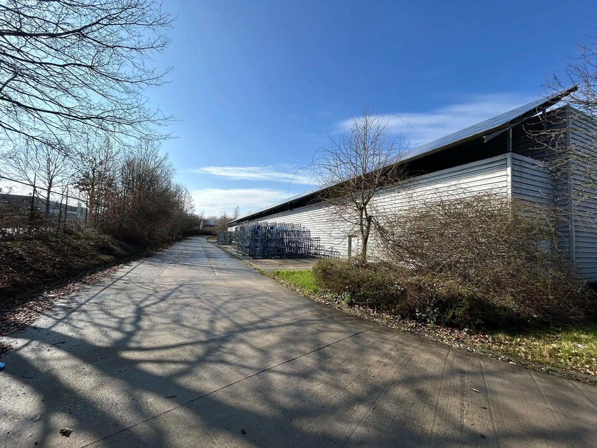 Uitstekend gelegen industrieel gebouw met kantoren op 272are foto 8