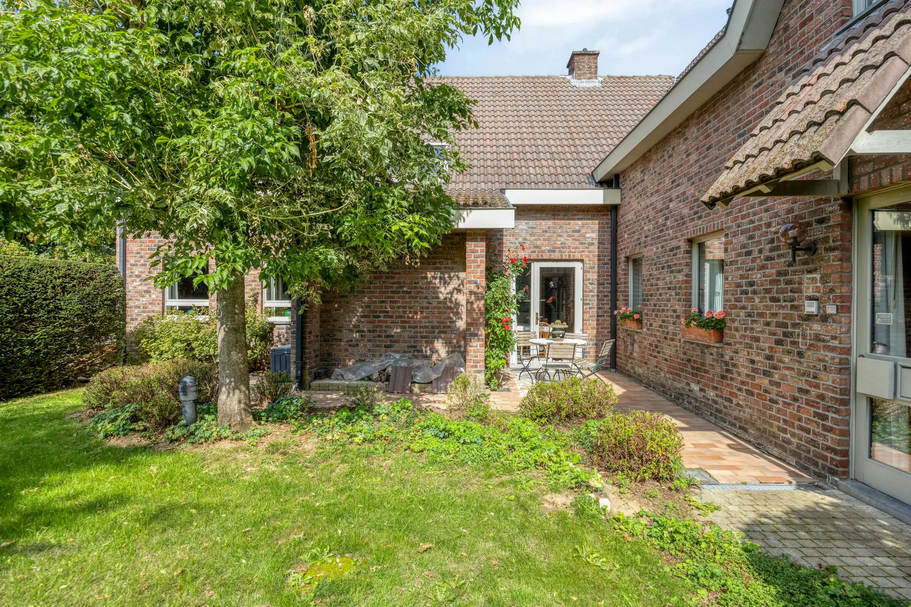 Ruime gezinswoning met praktijkruimte foto 21