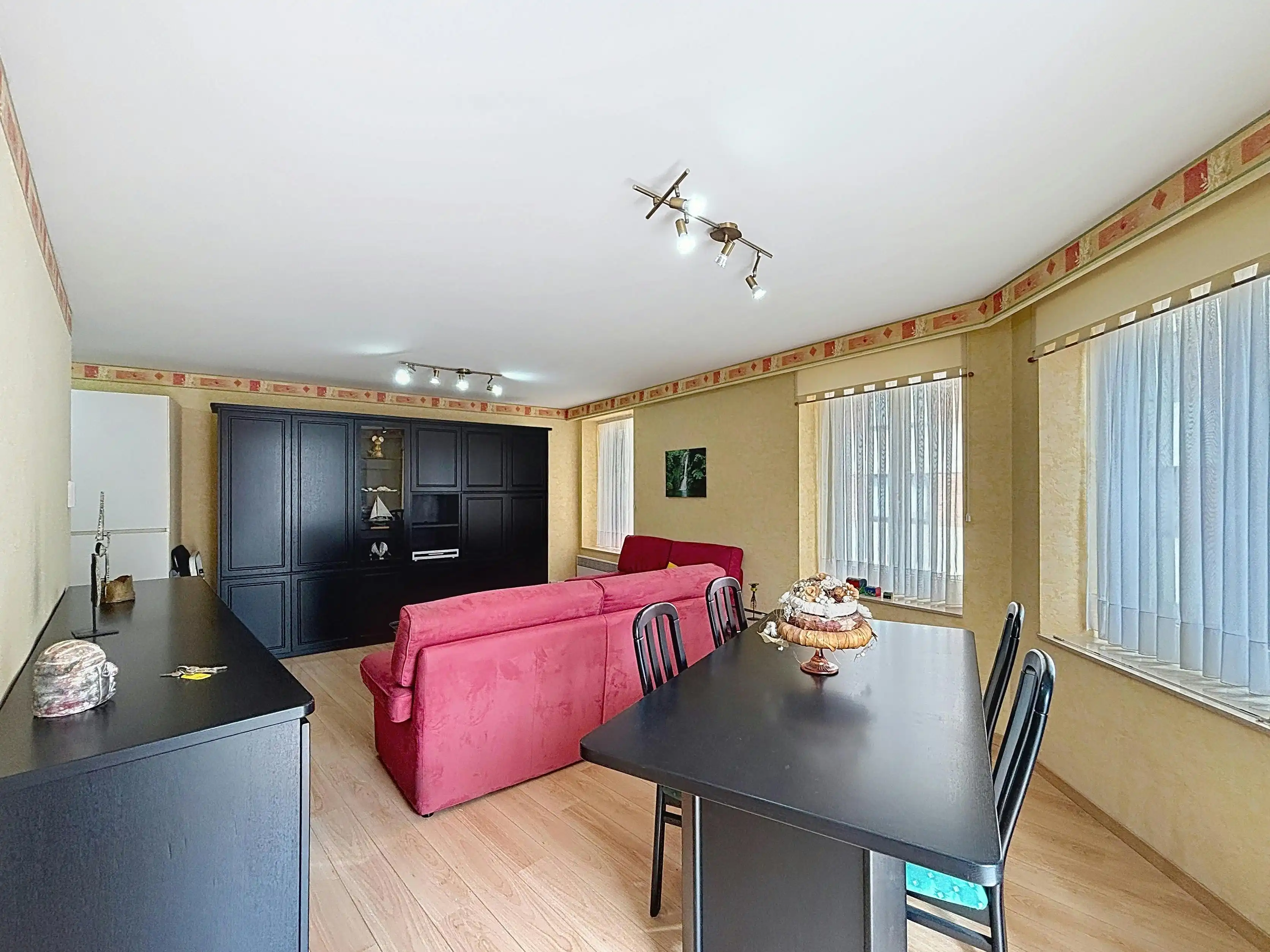 Hoofdfoto van de publicatie: Gemeubileerde studio met slaaphoek te koop te Blankenberge