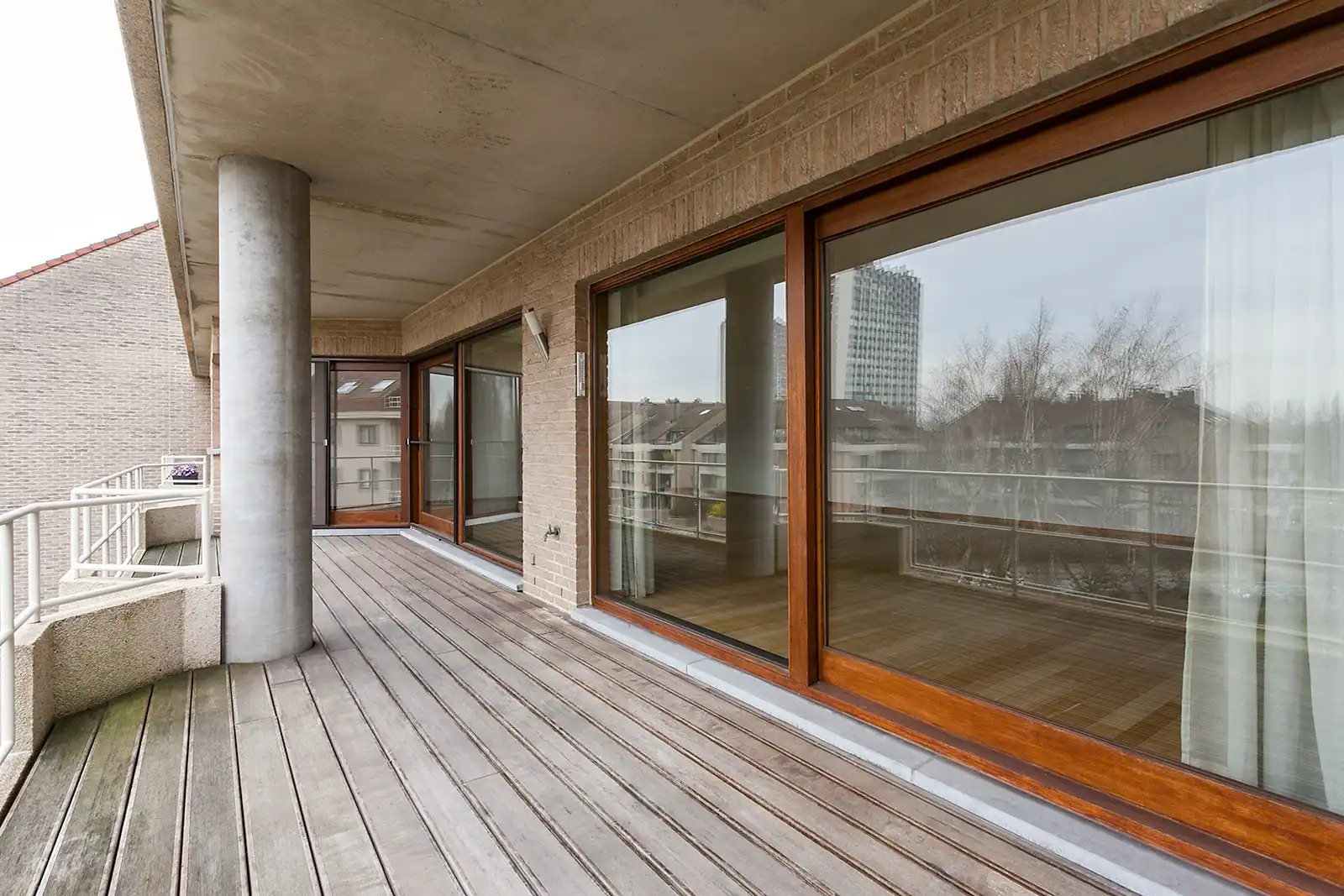 Ruim appartement met terras foto 12