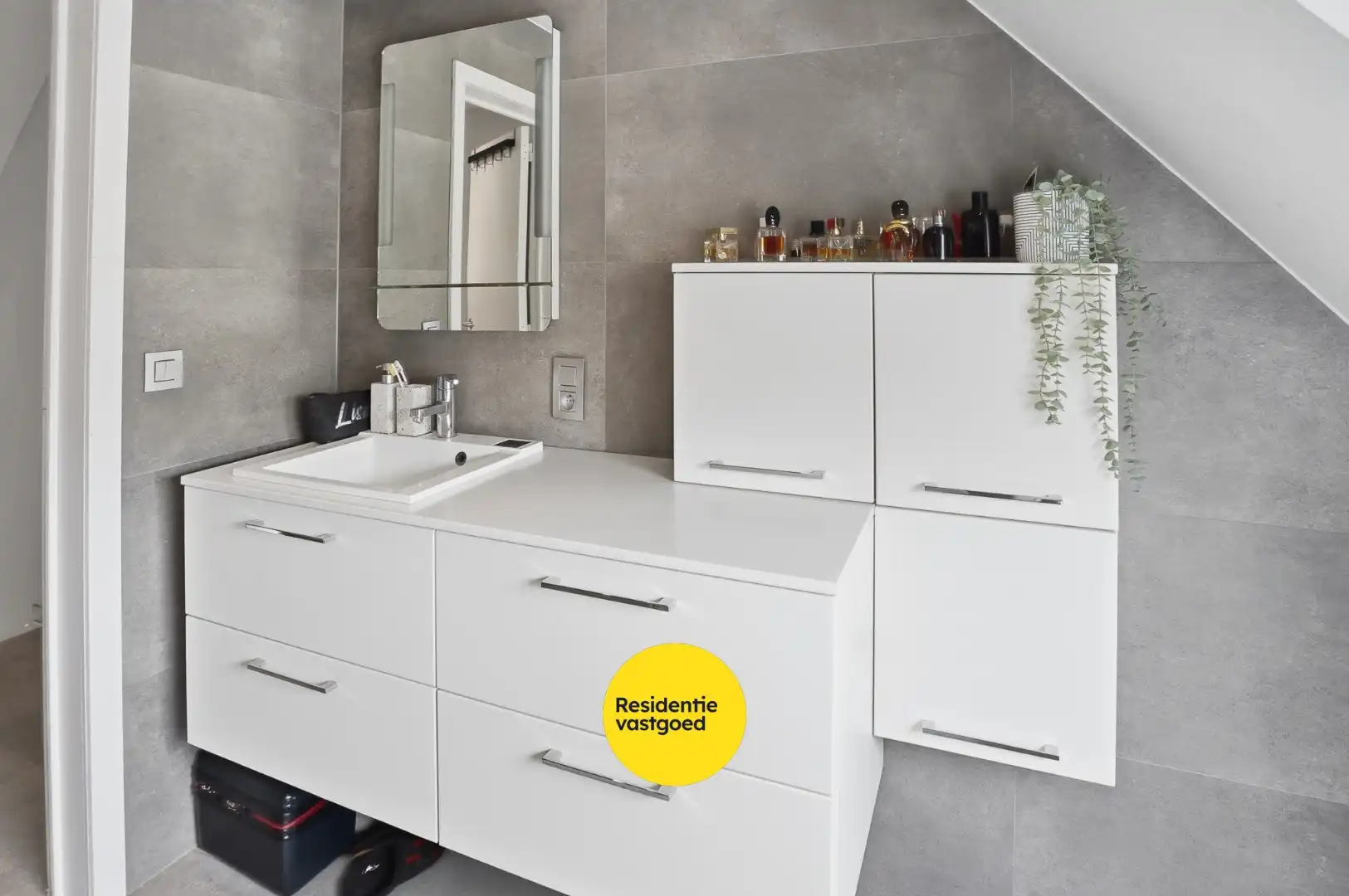 Instapklare alleenstaande woning in residentiële wijk te Aartrijke foto 9