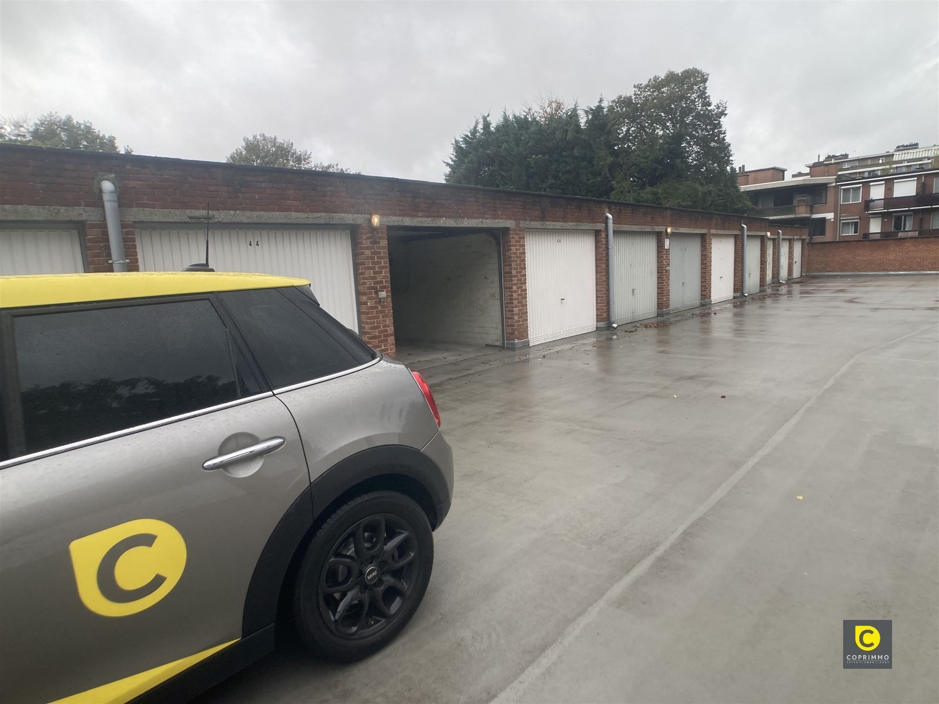 Ruime garagebox met automatische poort!  foto 4