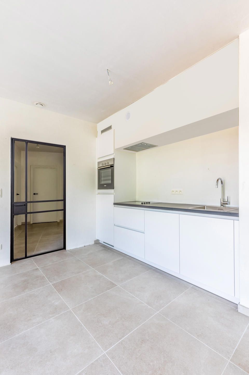 Appartement met 2 slaapkamers en terras in Grobbendonk. foto 3