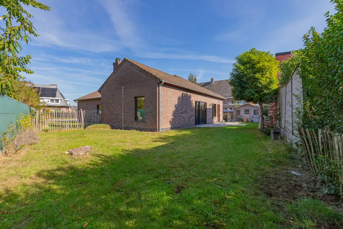 Zeer goed gelegen bungalow op wandelafstand van het centrum, station en de scholen van Dendermonde foto 16