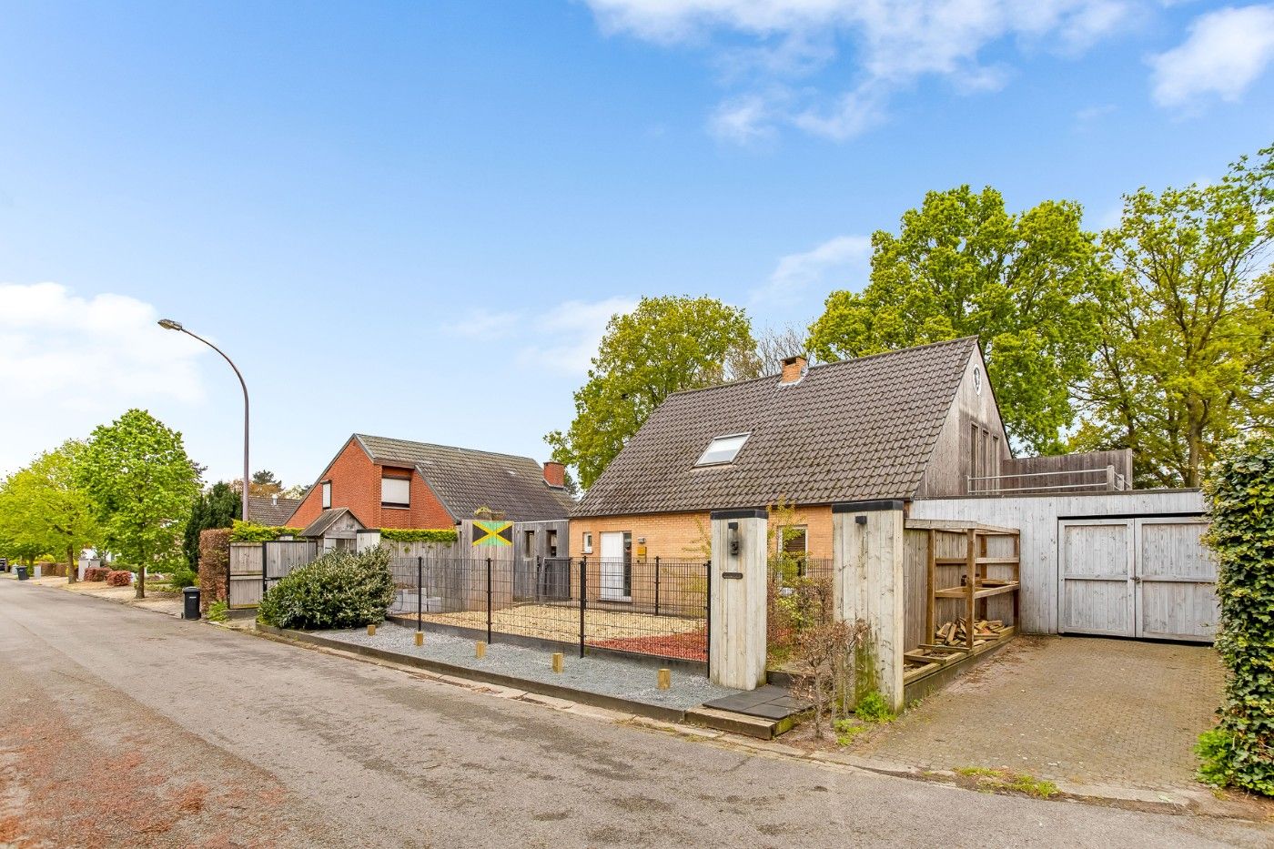 Prachtig gelegen, vrijstaande woning met 4 slpk. en ruime carport op 793m² foto 37