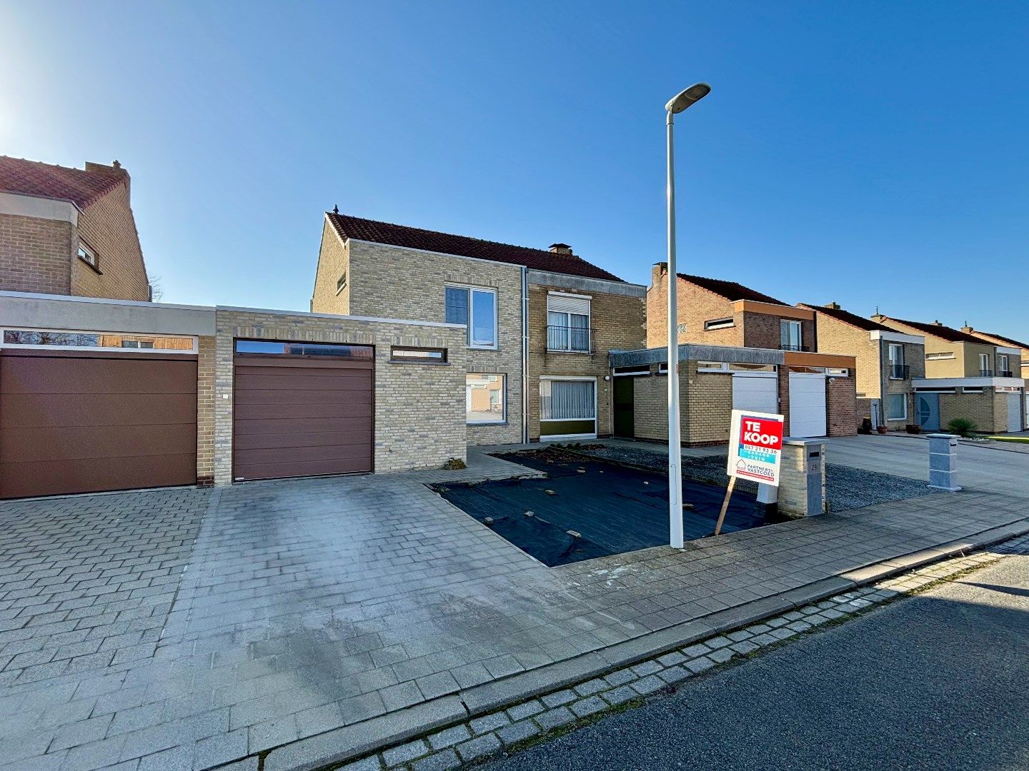 WONING MET INPANDIGE GARAGE, 3SLPKS, GUNSTIG EPC EN ACHTERUITWEG VOOR FIETSEN foto 16