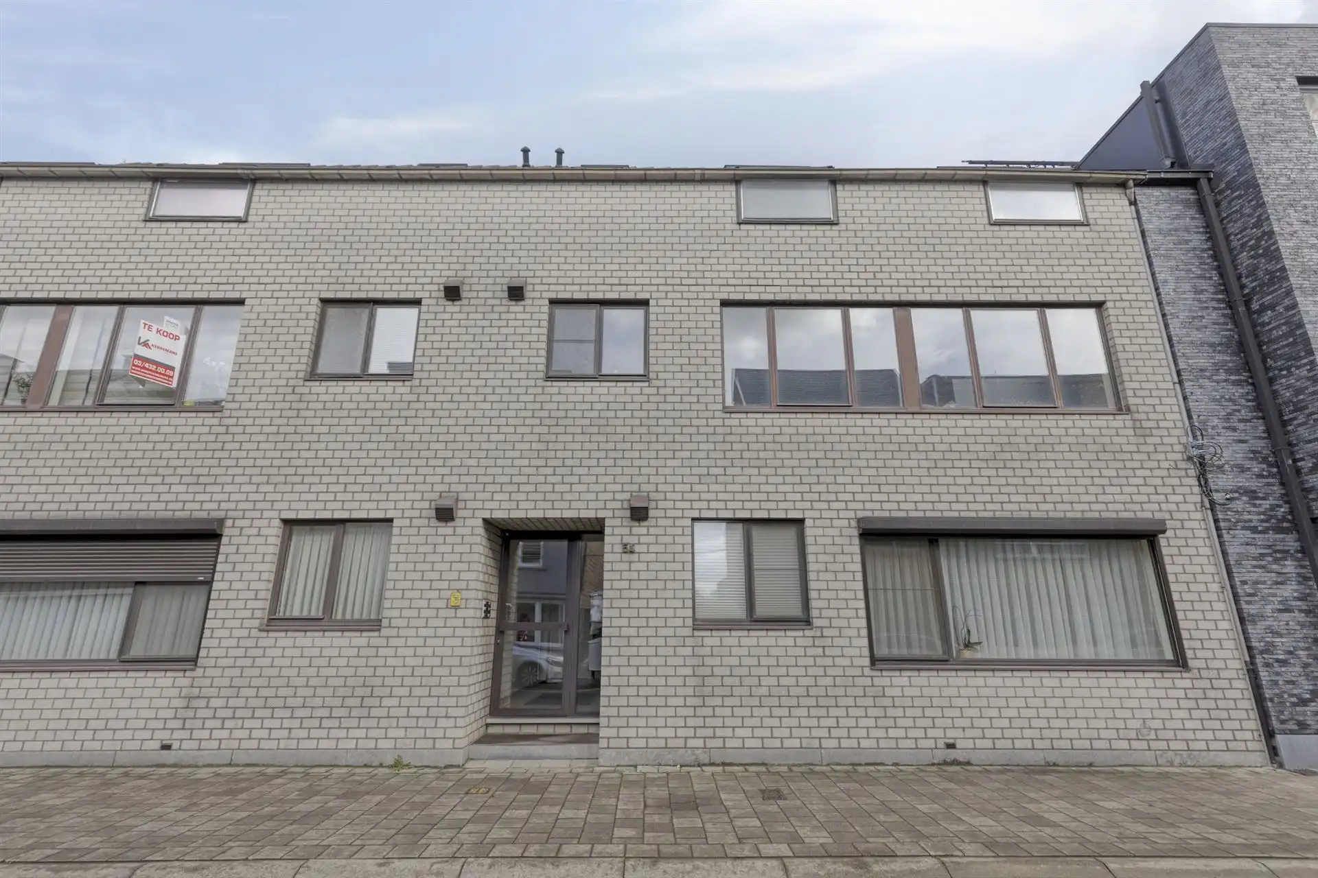 Instapklaar app. met 2 slaapkamers, terras en garage. foto 2