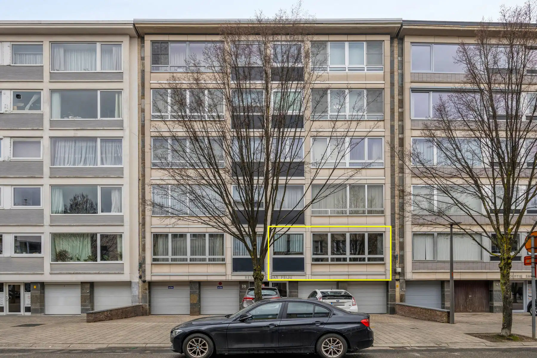 Ruim en lichtrijk appartement met 2 slaapkamers. foto {{pictureIndex}}