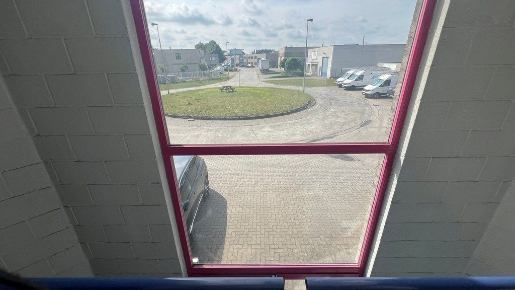 Bedrijfsgebouw met rolbrug te huur nabij centrum van Gent foto 17