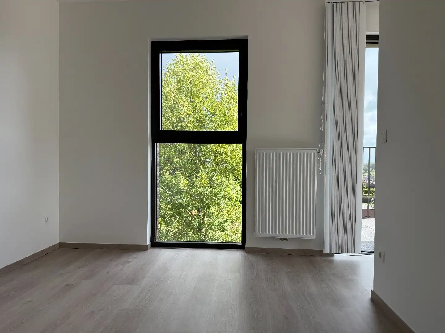 Modern appartement met ruim terras, rustige ligging in randstad Tongeren foto 9