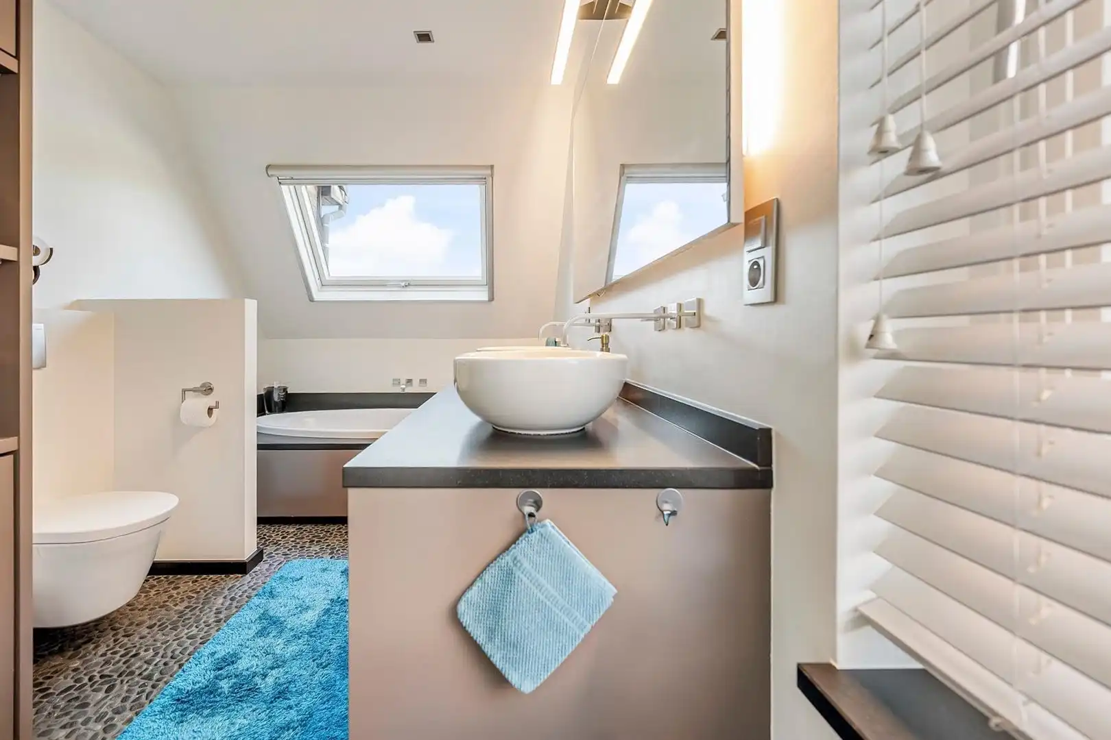 Statige woning met zwembad en 5 slaapkamers foto 24