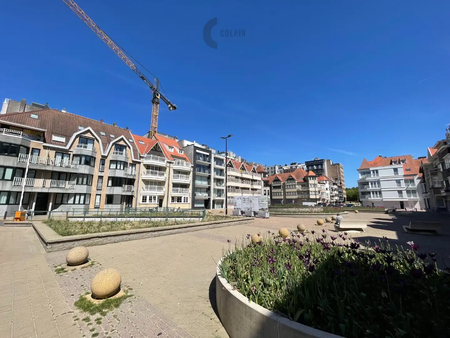 Vlot bereikbare garagebox op -2 aan het Kinkhoornplein. foto {{pictureIndex}}