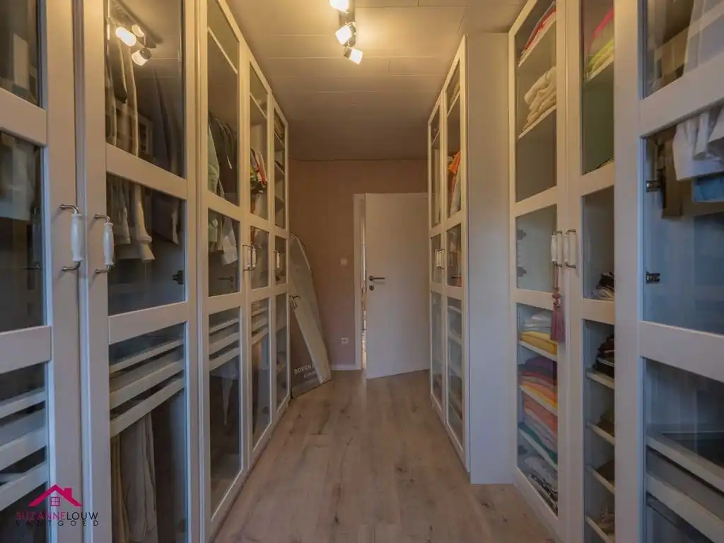 Gezellige en instapklare, half vrijstaande woning met veranda foto 25