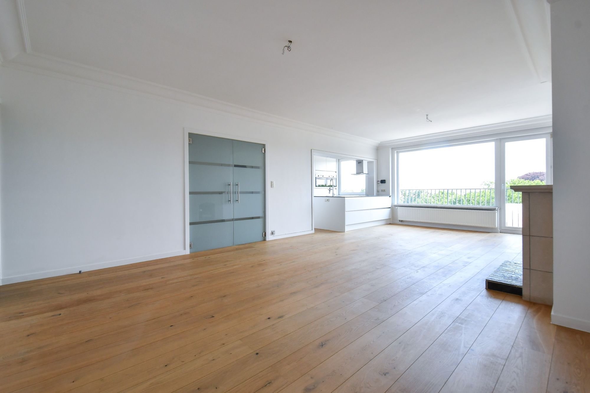 RUIM WOONAPPARTEMENT met PANORAMISCH ZICHT, 2 SLPKS en 2 TERRASSEN foto 4