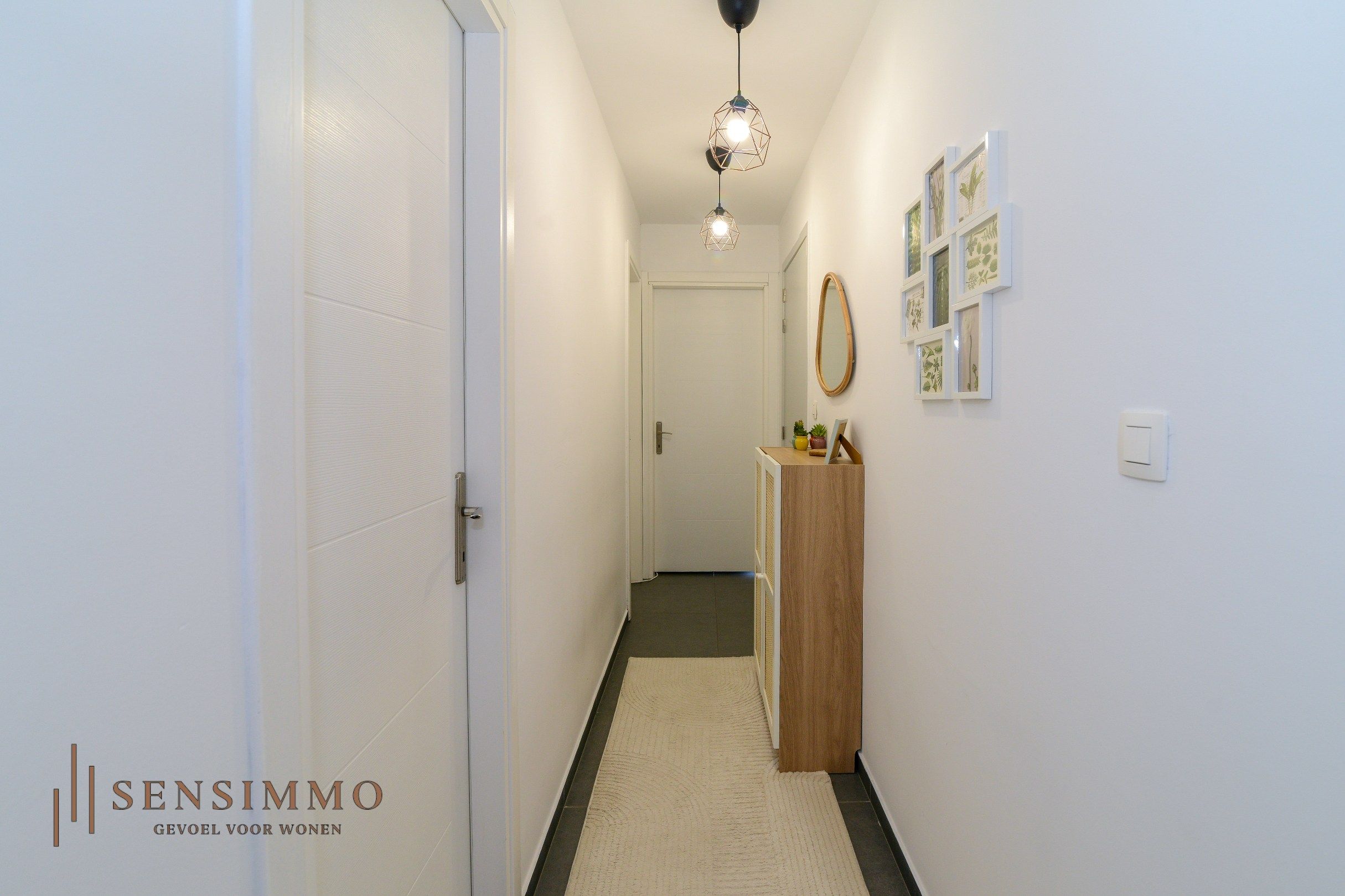 Gelijkvloers tweeslaapkamerappartement met tuin, parking en kelderberging foto 11