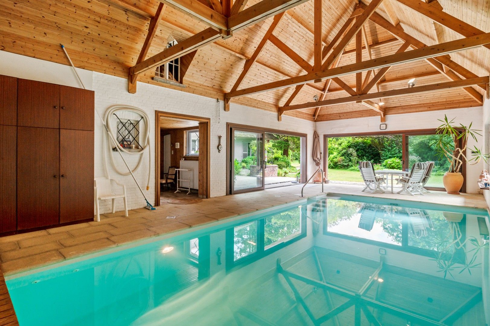 Romantische villa met grote tuin en veel privacy in Schoten foto 20