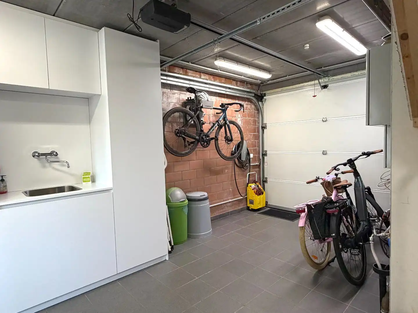 Prachtige woning met 3 slaapkamers, zonnepanelen en thuisbatterijen op rustige ligging! foto 21