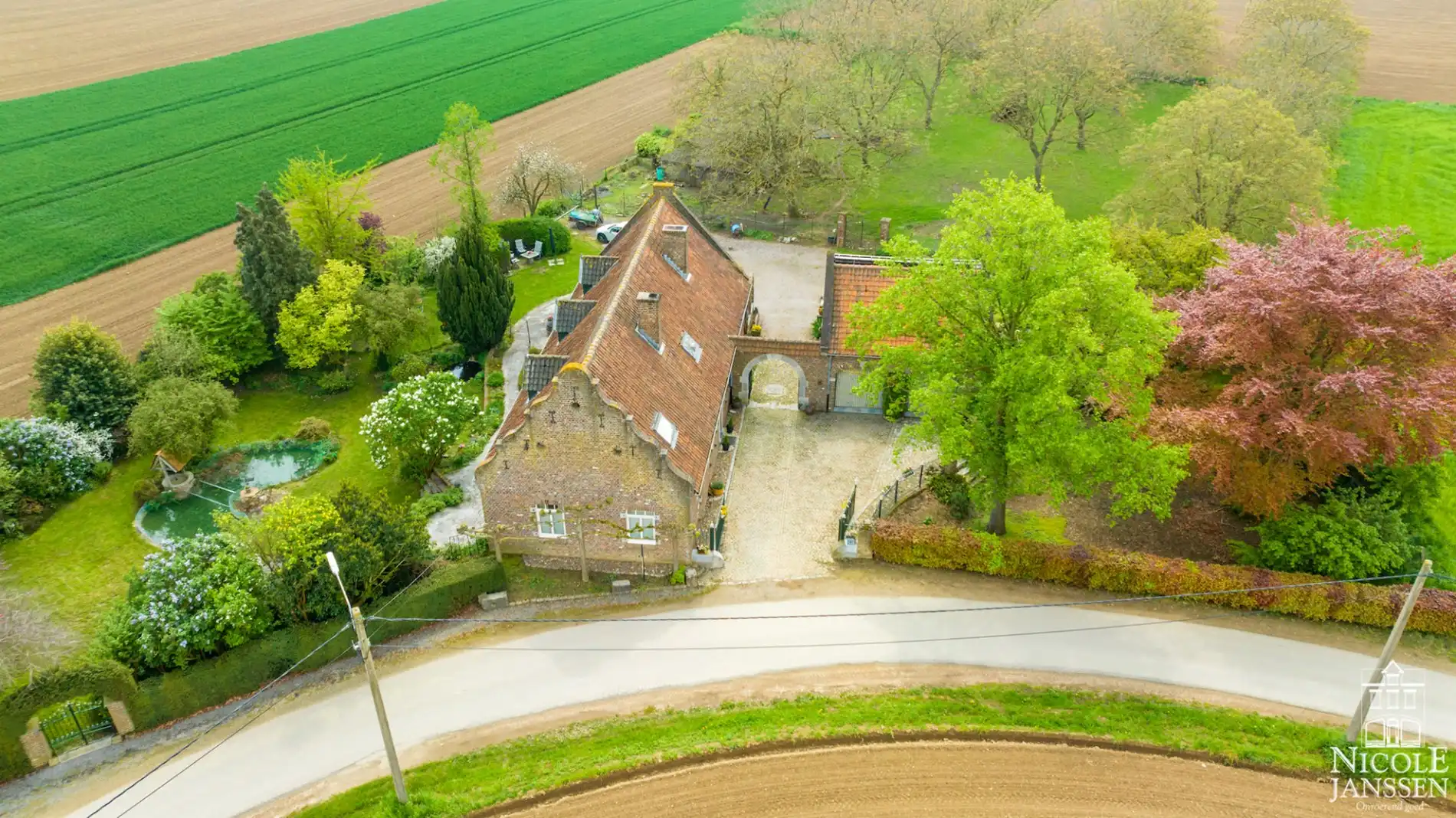 Zeer charmante hoevewoning met dubbele garage op een unieke locatie in Heppeneert  foto 26