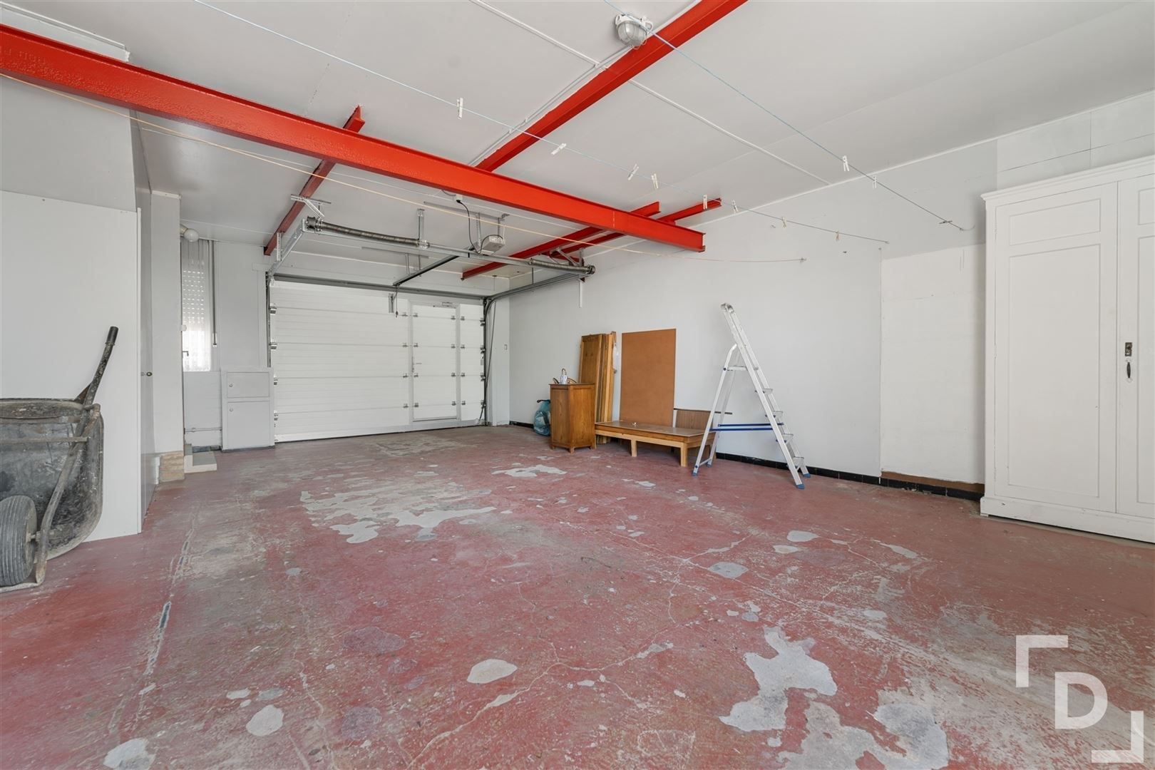 Ruime te renoveren woning te koop in Geluveld. foto 26