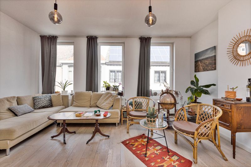 Prachtige instapklare woning met garage, centrum Oudenaarde! foto {{pictureIndex}}