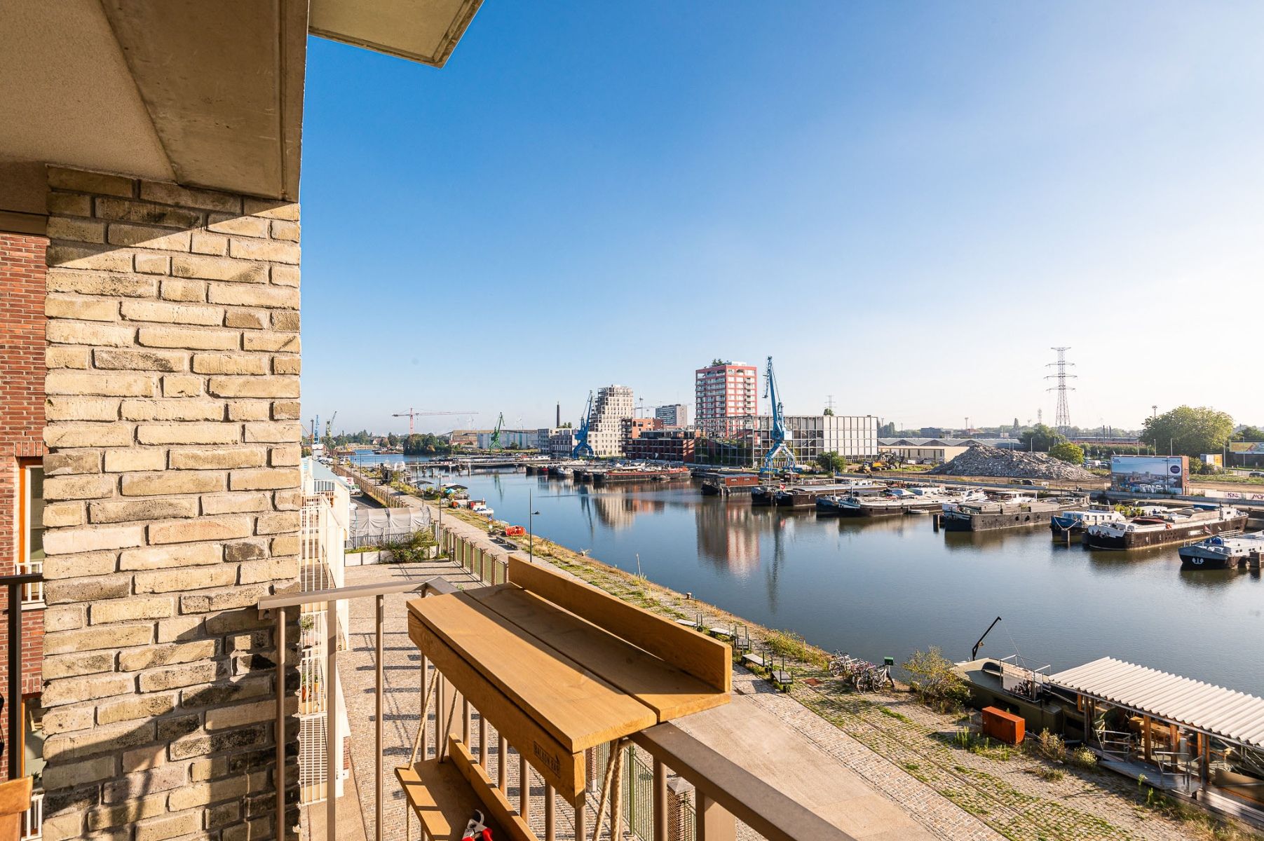 Nieuwbouw 2-slpk app met zicht op het water nabij Oude dokken foto 17