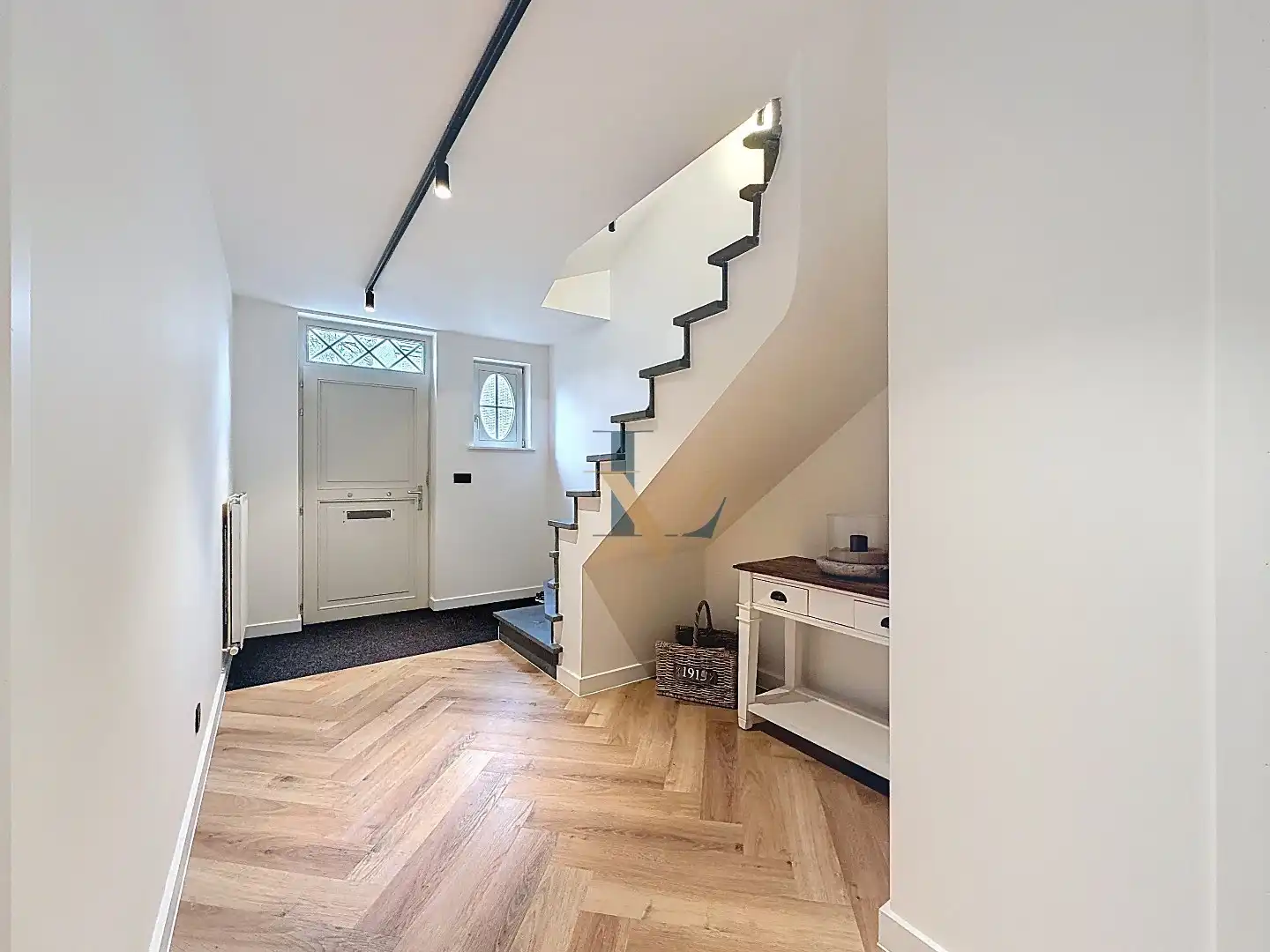 Charmante gerenoveerde rijwoning in pastoriestijl te koop in centrum Schilde foto 12