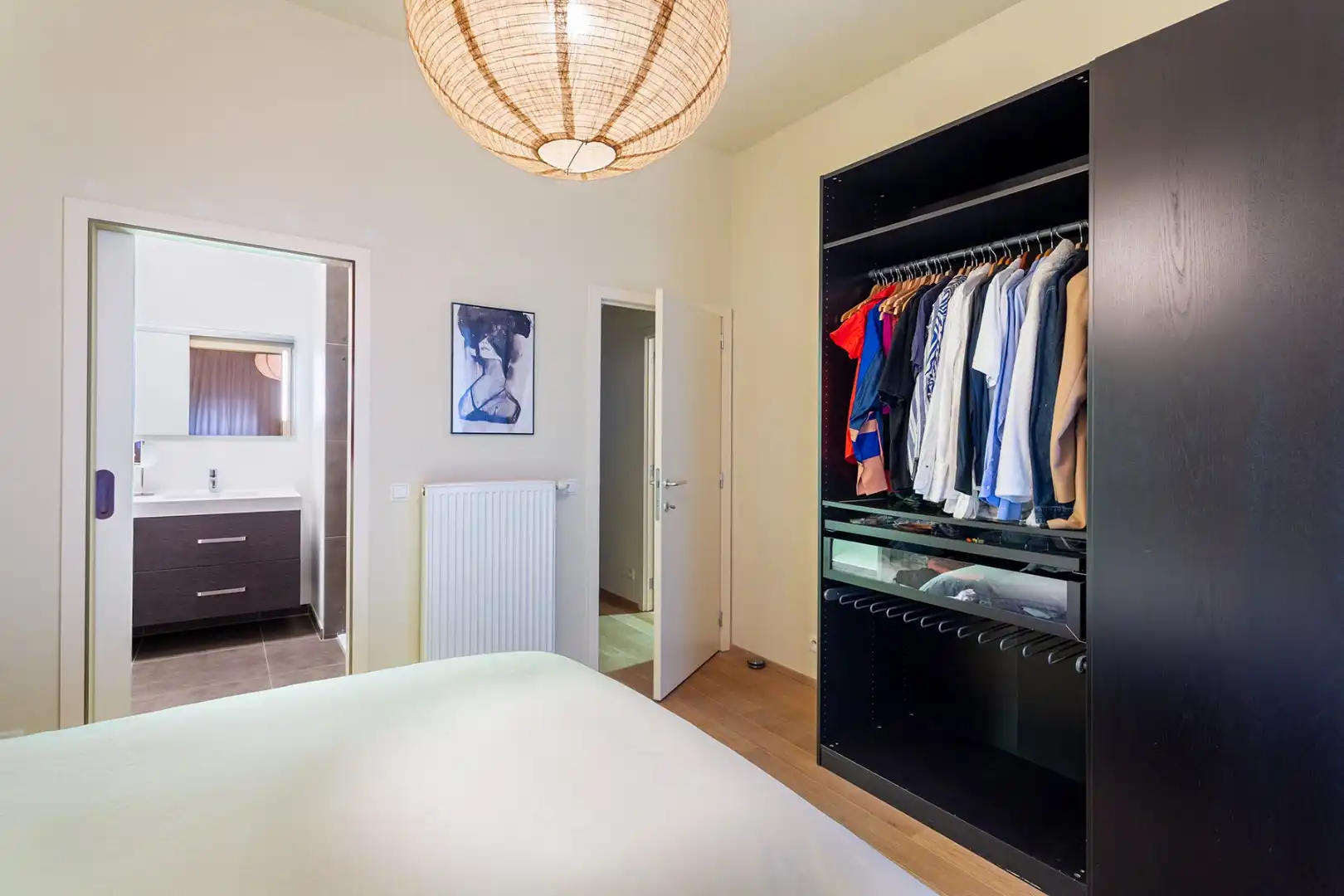 Gemeubeld gelijkvloers met grote buitenruimte op toplocatie foto 17