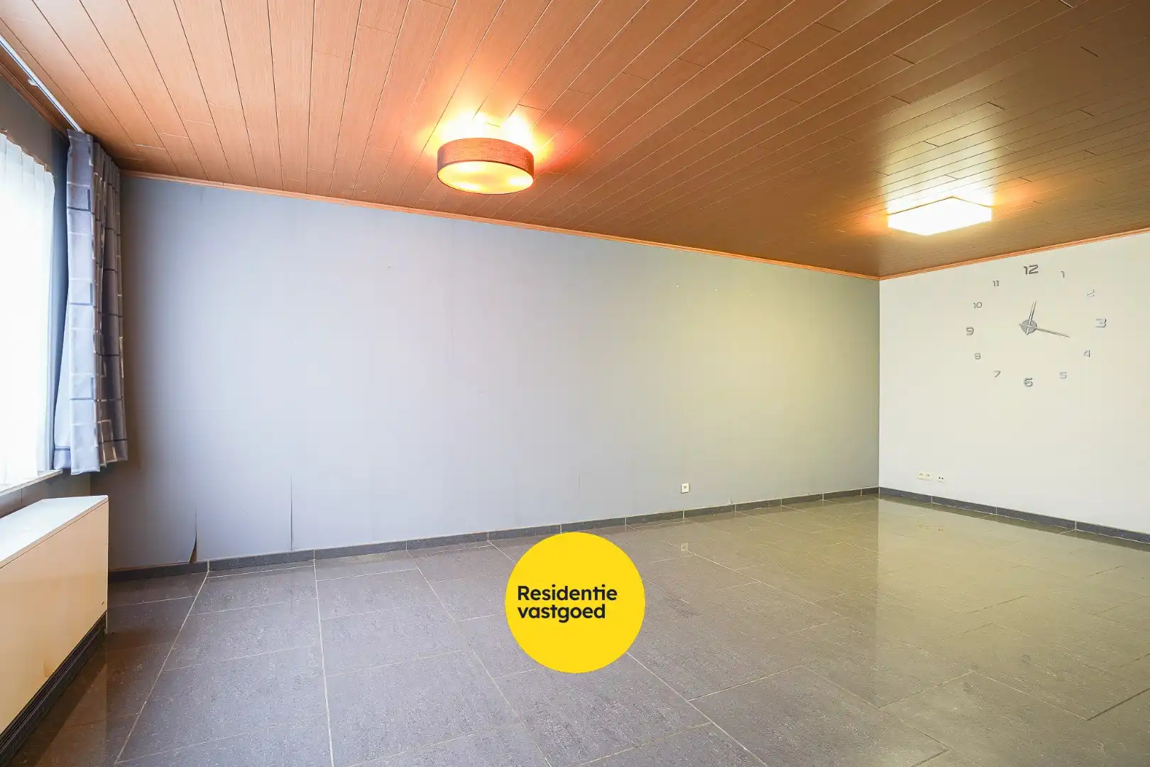 Gelijkvloers appartement inclusief garage, carport en staanplaats nabij het centrum van Ichtegem foto 3