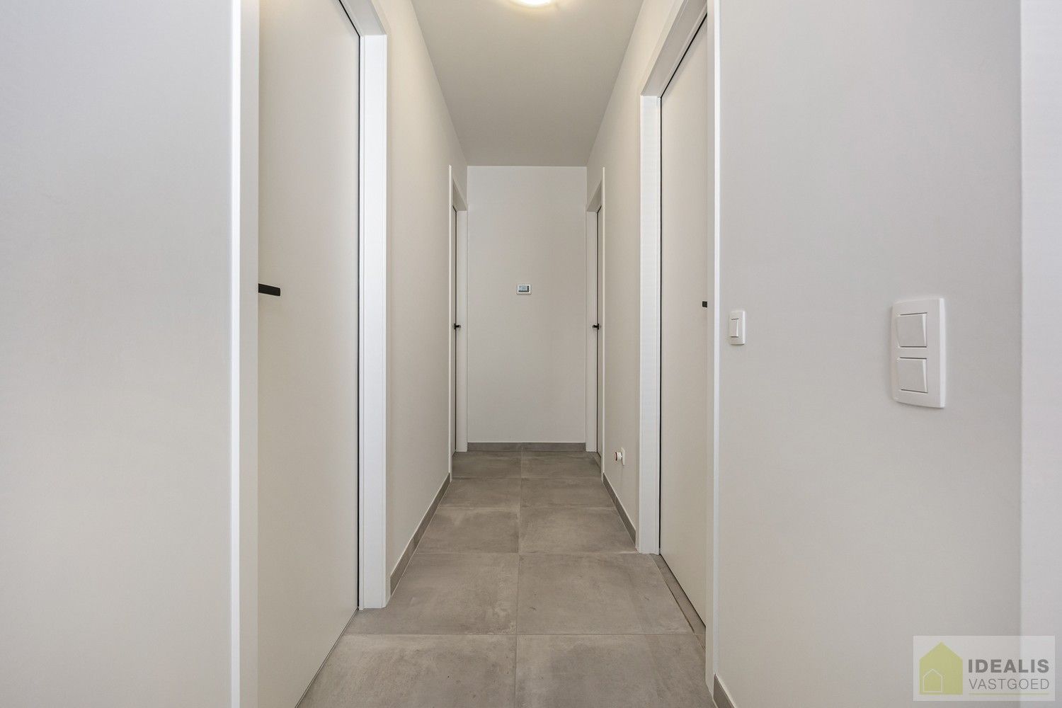 PRACHTIGE NIEUWBOUWWONING (2% REGISTRATIERECHTEN MOGELIJK!) MET EEN HEERLIJK LICHTRIJKE WOONKAMER MET OPEN KEUKEN, RUIME BERGING, BUREEL, 3 SLAAPKAMERS, RUIME DRESSING EN RUIME BADKAMER VOORZIEN VAN ALLE COMFORT! EEN HEERLIJK RUIM HUIS MET EEN NAAR WENS AAN TE LEGGEN TUIN, OP EEN GEGEERDE LOCATIE NABIJ HET CENTRUM VAN PEER! foto 29