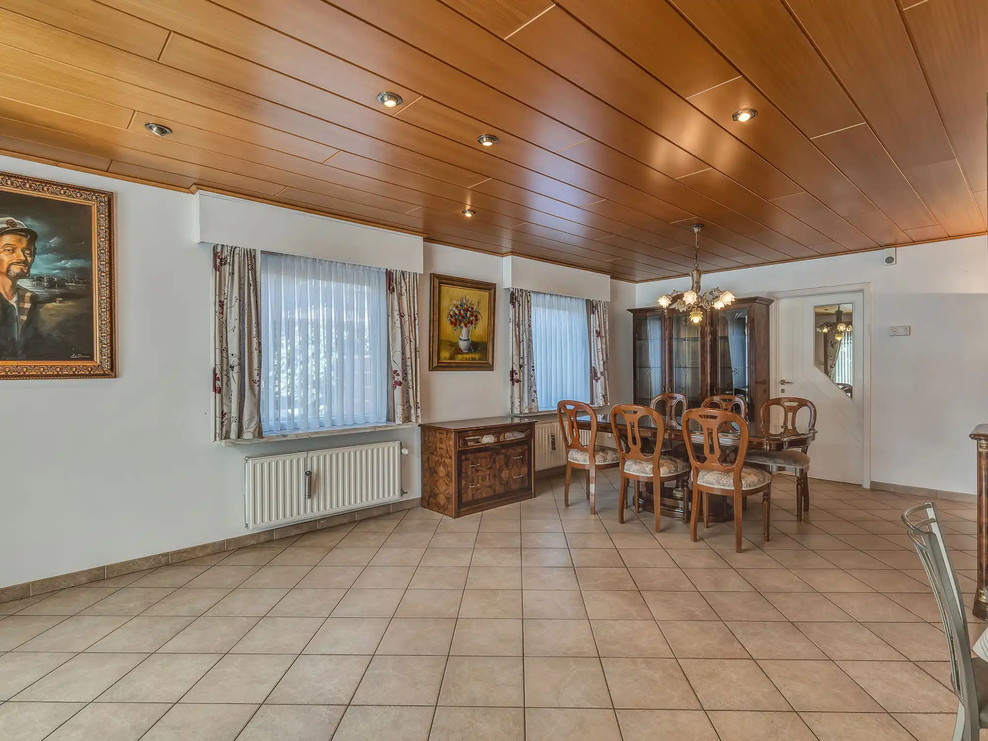 Verzorgde gezinswoning met ruimte en potentieel foto 3